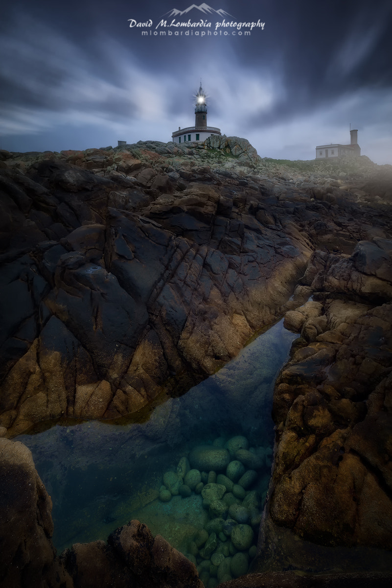 Sony a7R + Sony Vario-Sonnar T* 16-35mm F2.8 ZA SSM sample photo. The lighthouse rocks photography