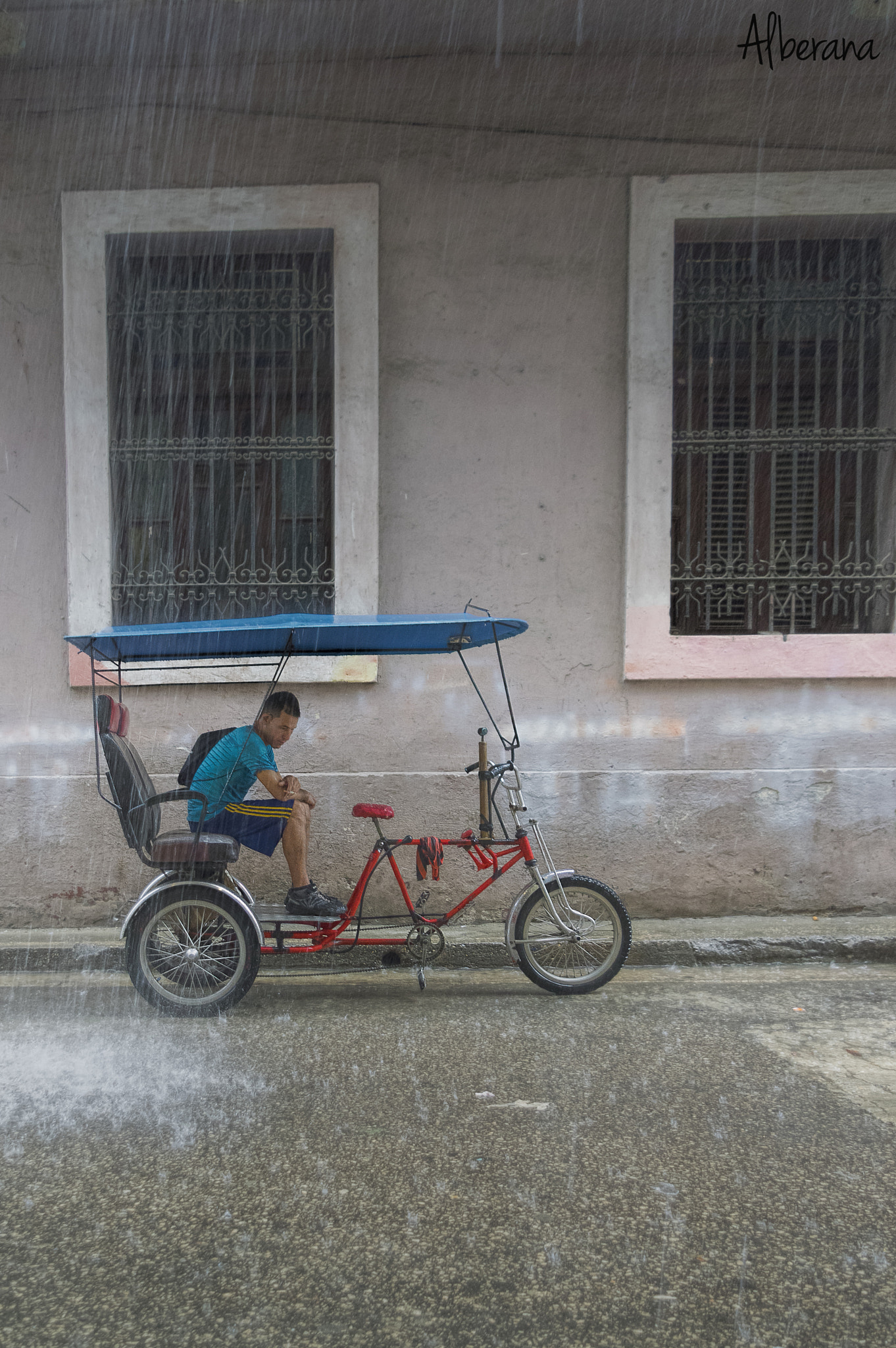Pentax K-3 sample photo. Waiting for customers. calle san rafael, havana photography