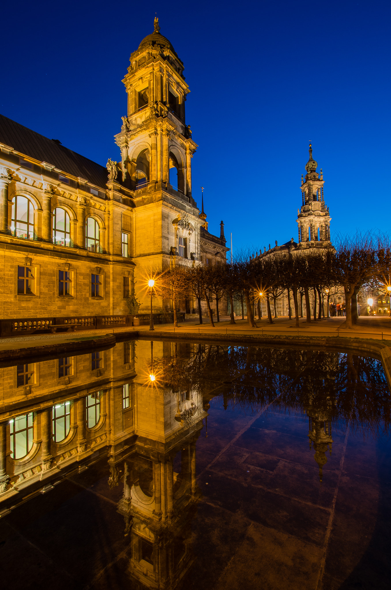 Sigma 10-20mm F3.5 EX DC HSM sample photo. Dresden at night photography