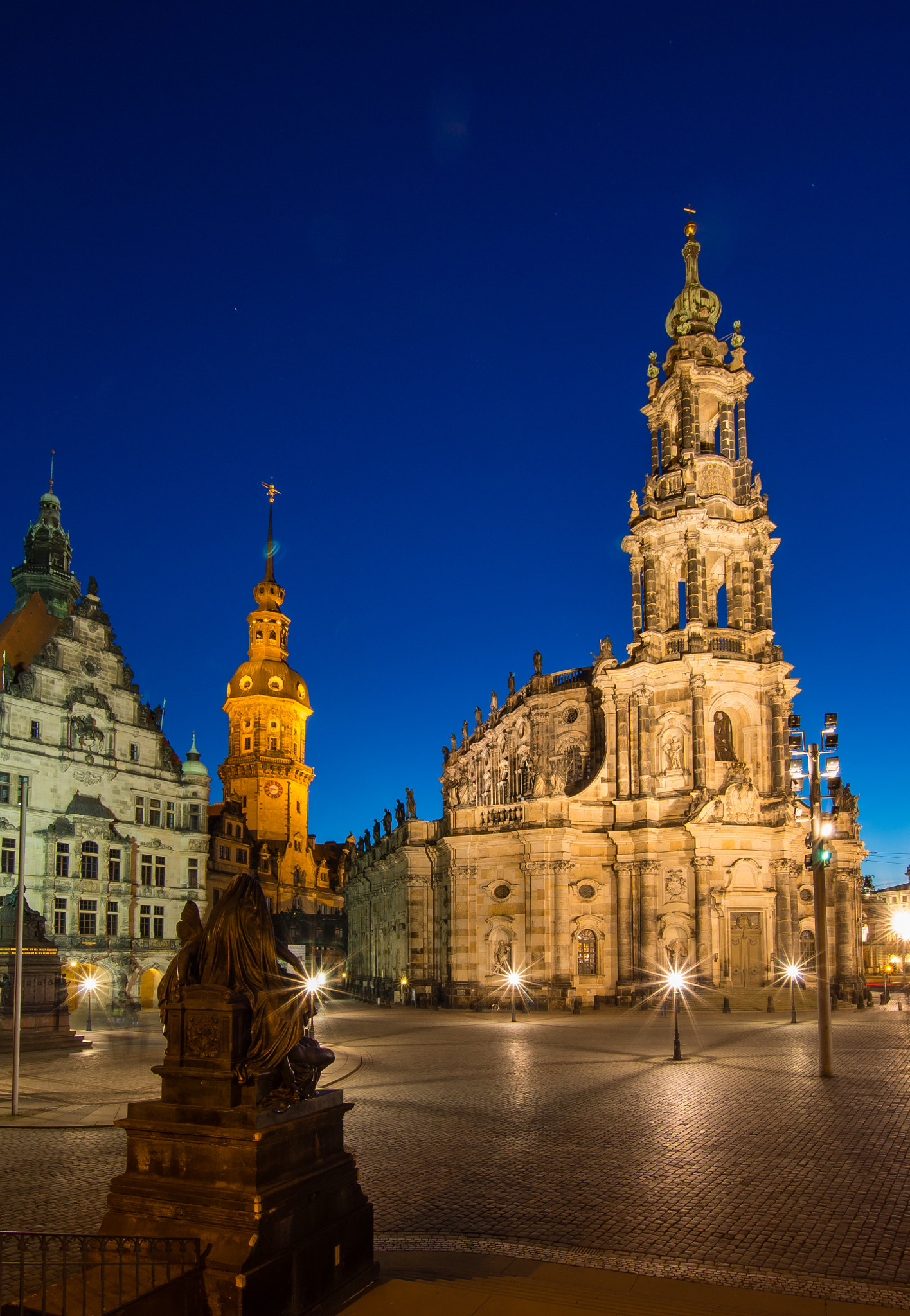 Pentax K-5 II + Sigma 10-20mm F3.5 EX DC HSM sample photo. Dresden at night - hofkirche and georgentor photography