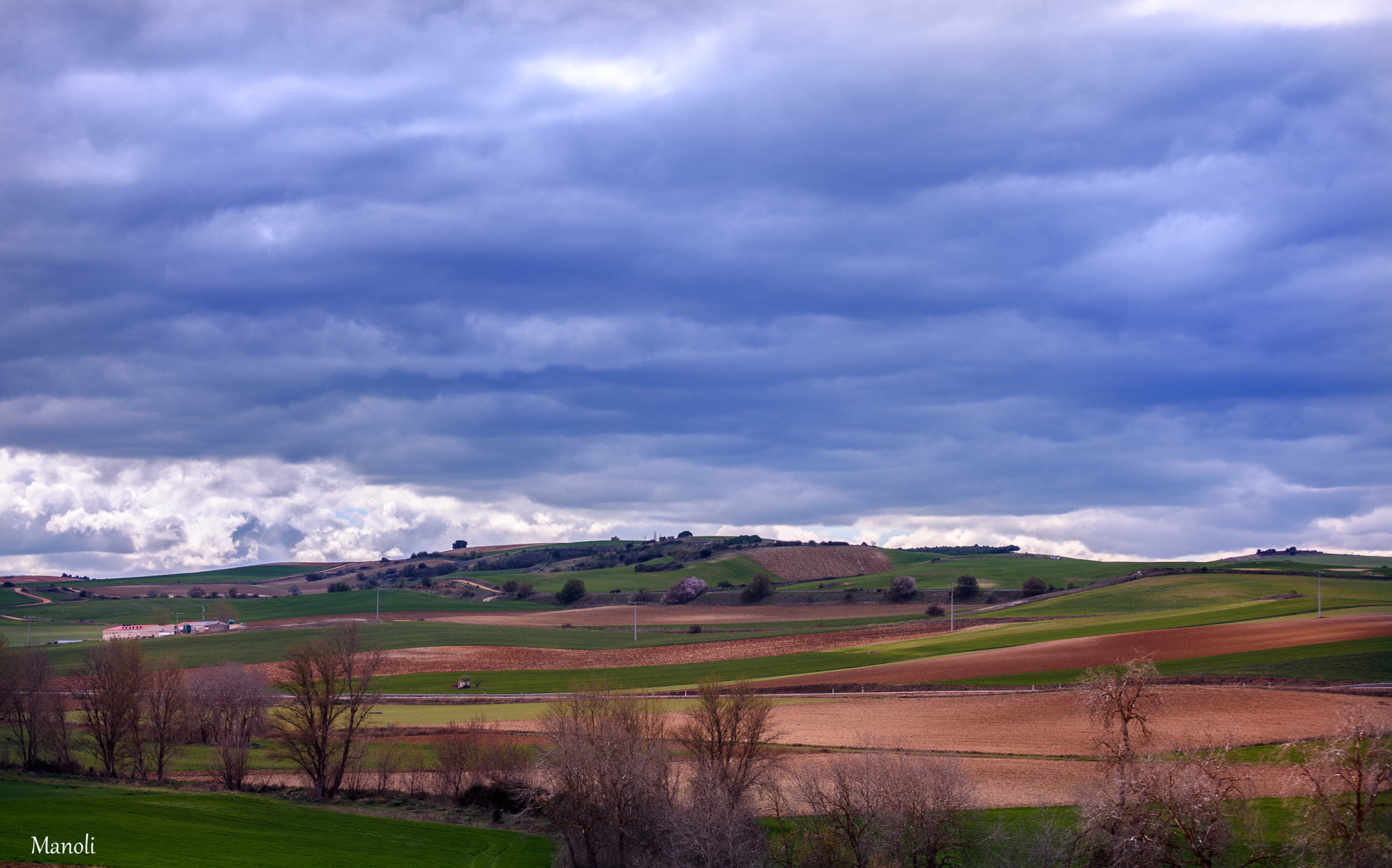 Nikon D7200 sample photo. Campos y cielos nublados photography