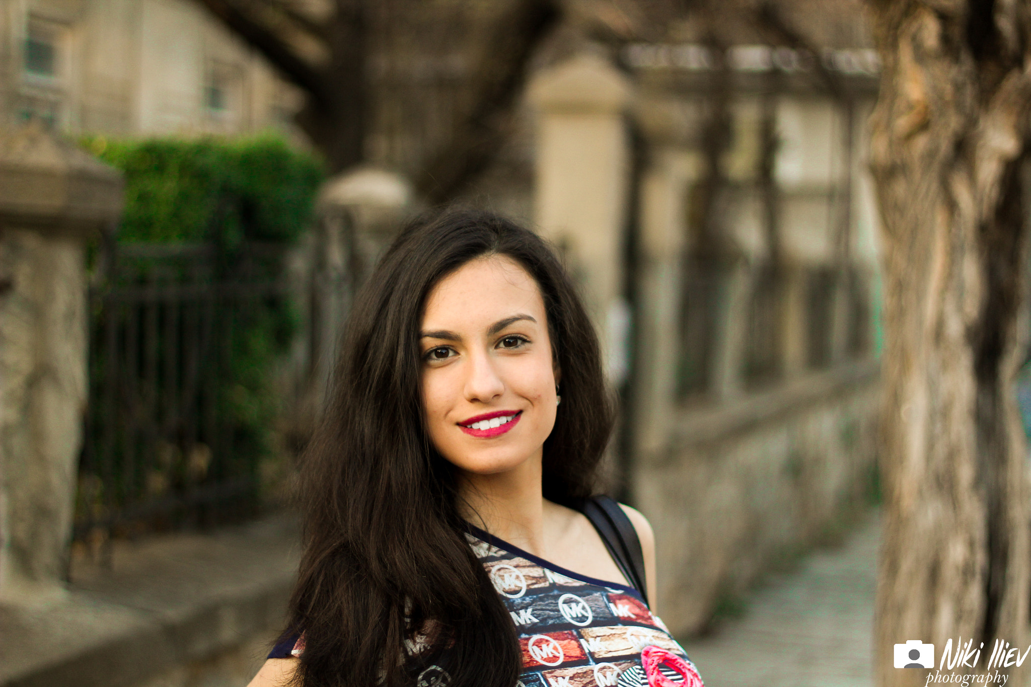 Canon EOS 1300D (EOS Rebel T6 / EOS Kiss X80) + Canon EF 50mm F1.8 II sample photo. Beautiful girl photography