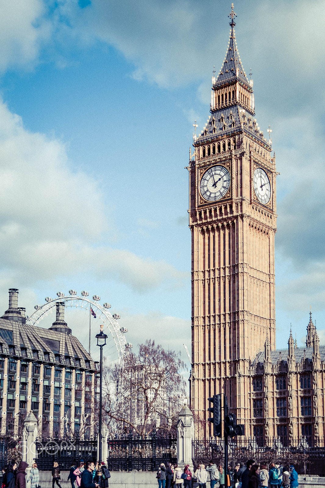 Sigma 28-300mm F3.5-6.3 DG Macro sample photo. The big ben photography