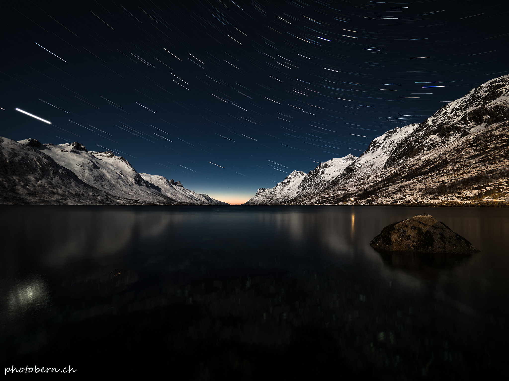 Olympus M.Zuiko Digital ED 7-14mm F2.8 PRO sample photo. Venus im fjord photography