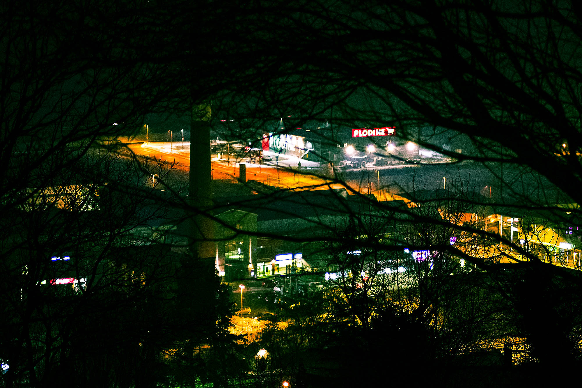 Nikon D3300 + Sigma 50-150mm F2.8 EX APO DC HSM II + 1.4x sample photo. City at night photography