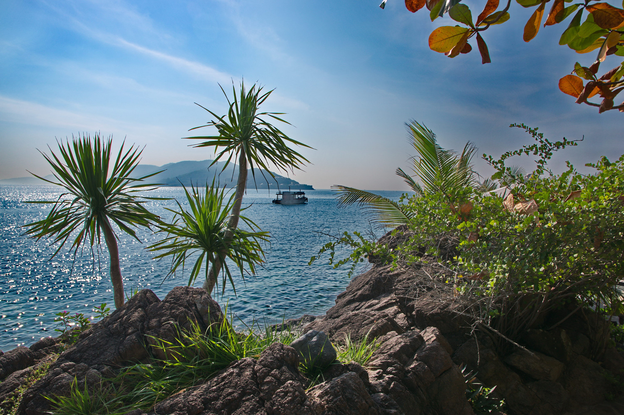 Sigma 17-70mm F2.8-4 DC Macro OS HSM | C sample photo. Вьетнамский берег. vietnam  photography
