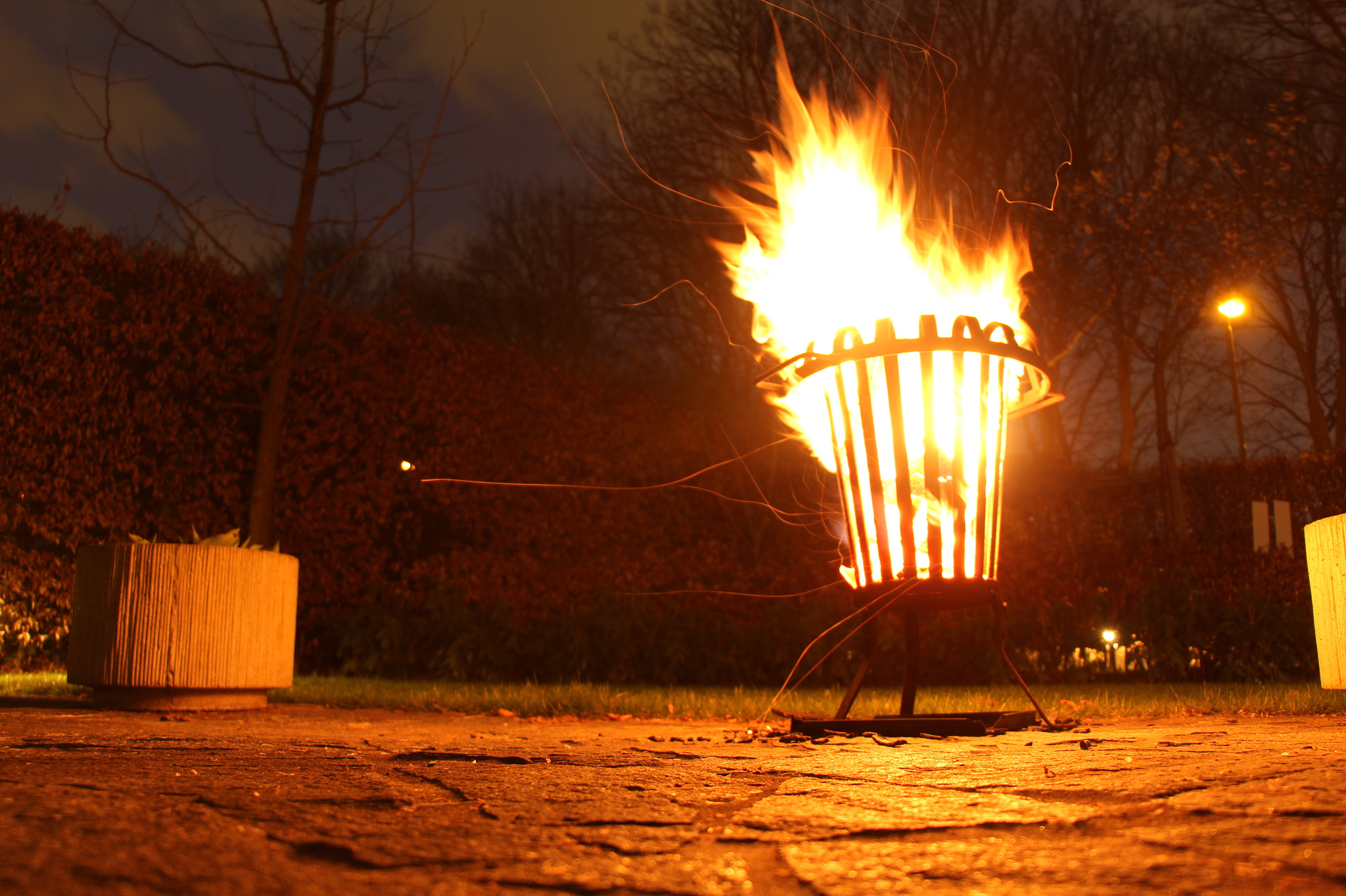 Canon EOS 1200D (EOS Rebel T5 / EOS Kiss X70 / EOS Hi) sample photo. First firepit evening is a dact photography