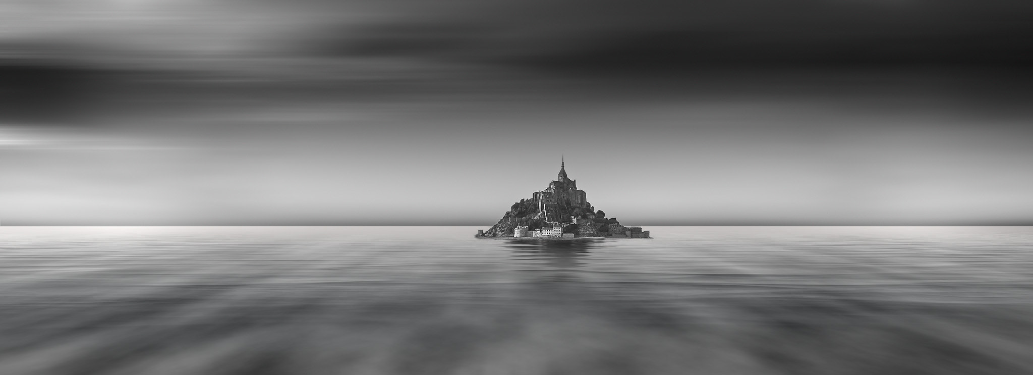 Sony a7R + Sony Vario-Tessar T* FE 16-35mm F4 ZA OSS sample photo. Mt saint michel foggy morning photography