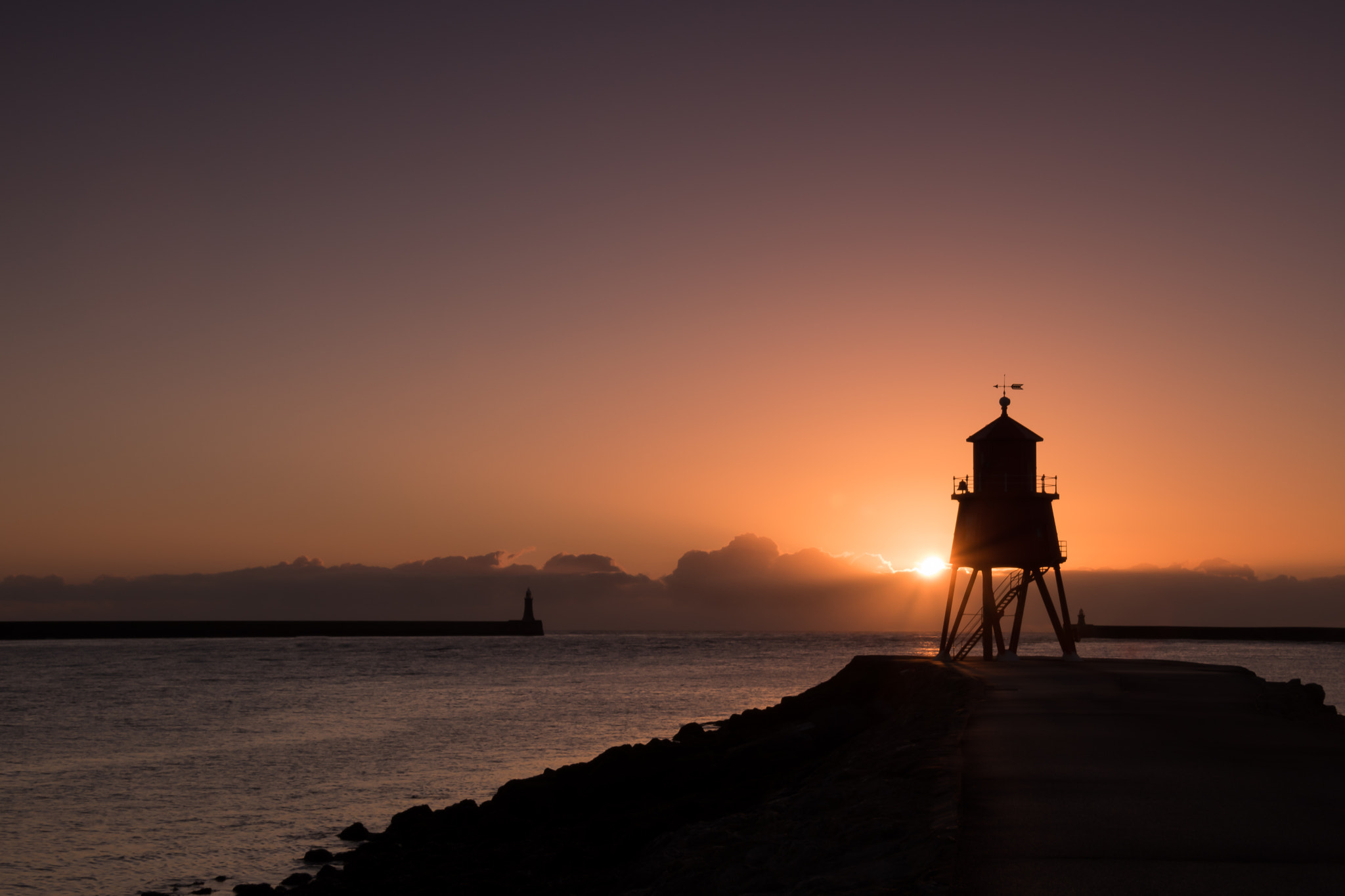 Nikon D5500 sample photo. Sunrise at the groyne, south shields photography