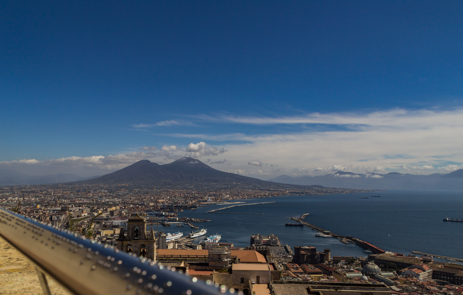 Canon EOS 600D (Rebel EOS T3i / EOS Kiss X5) + Tamron AF 18-200mm F3.5-6.3 XR Di II LD Aspherical (IF) Macro sample photo. Napoli photography