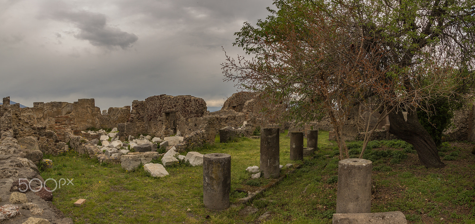 Canon EOS 600D (Rebel EOS T3i / EOS Kiss X5) + Sigma 10-20mm F3.5 EX DC HSM sample photo. Scavi di pompeii photography