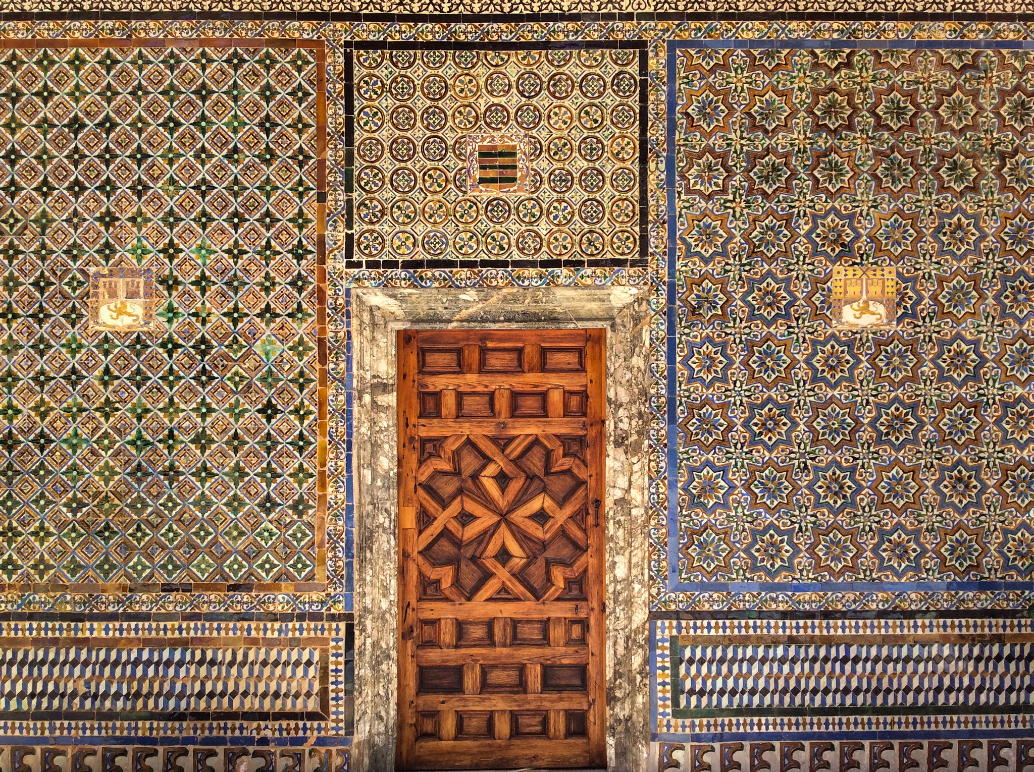 Apple iPad mini 2 sample photo. The tile wall of casa ducal de medinaceli photography