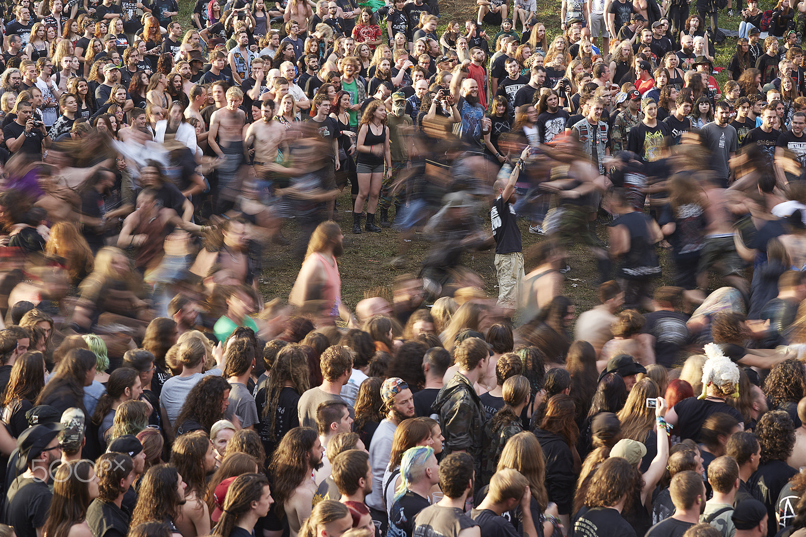 Canon EOS 6D + Canon EF 70-200mm F4L IS USM sample photo. Audience photography