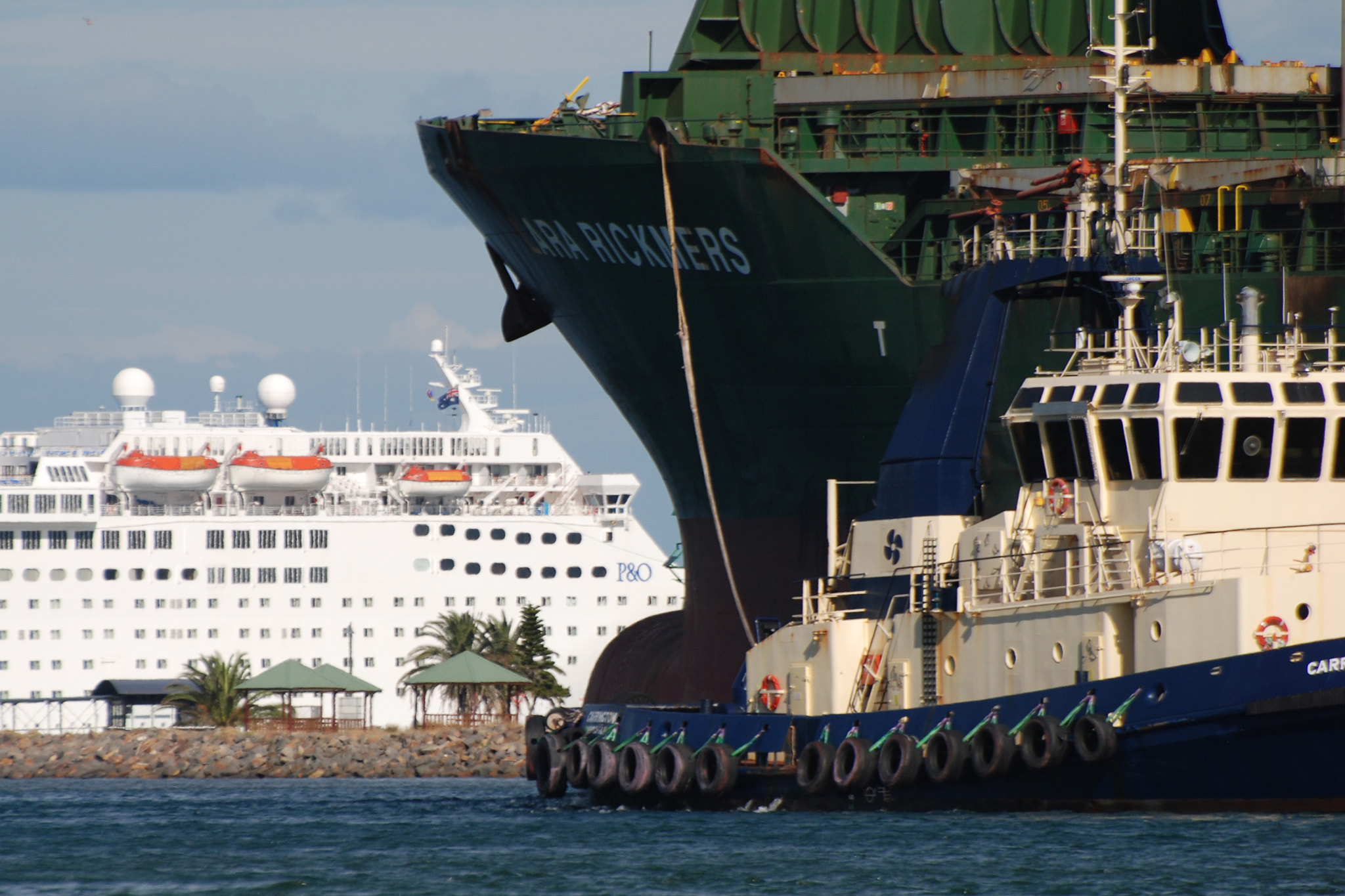 Nikon D80 sample photo. Shipping photography