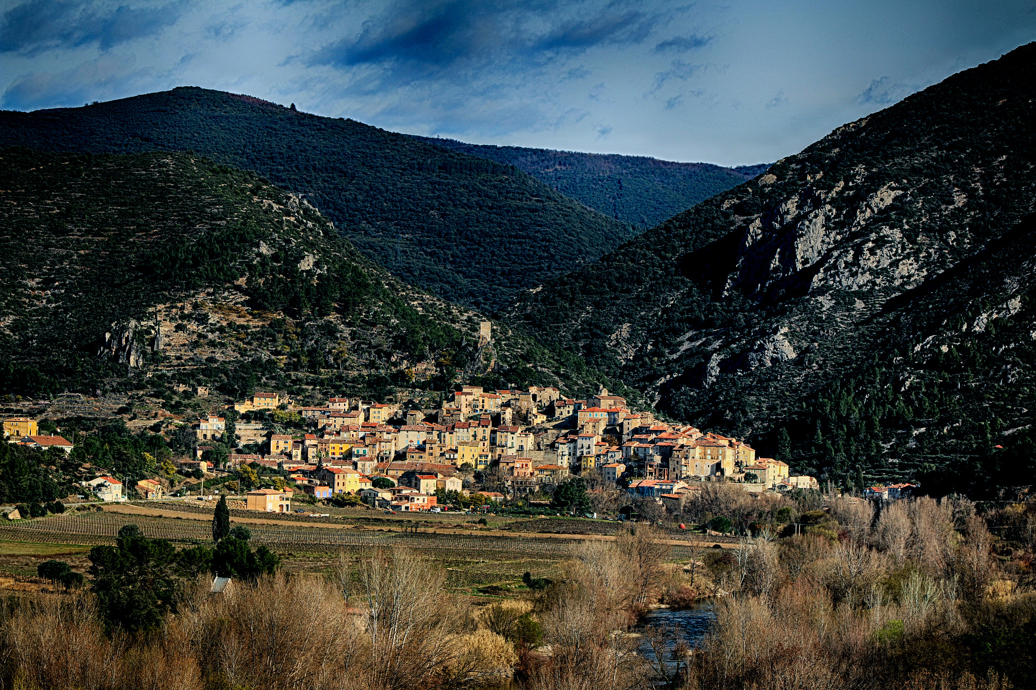 Canon EOS 70D + EF75-300mm f/4-5.6 sample photo. Roquebrun photography