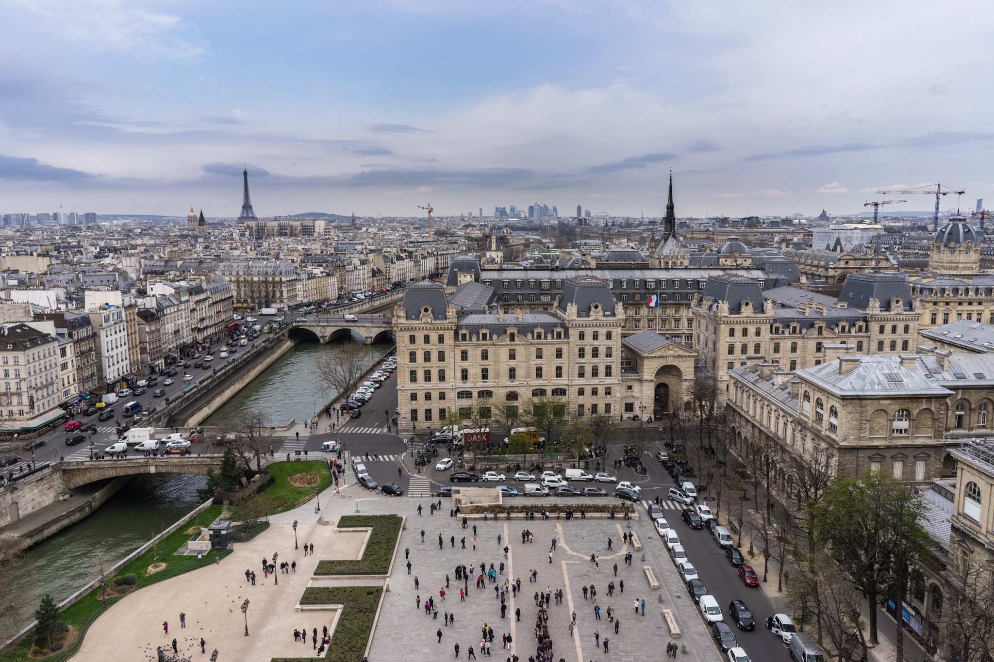 Sony a7 II + Sony FE 28mm F2 sample photo. On top of the notre-dame, paris photography