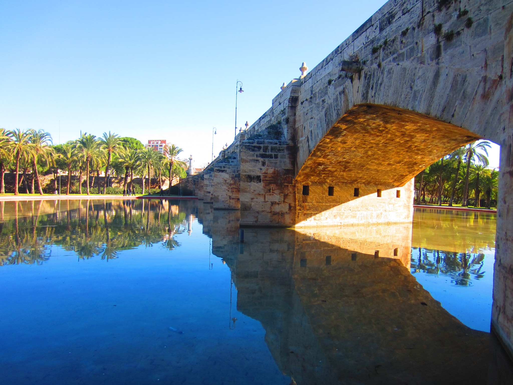 Canon PowerShot ELPH 300 HS (IXUS 220 HS / IXY 410F) sample photo. Puente del angel custodio valencia photography