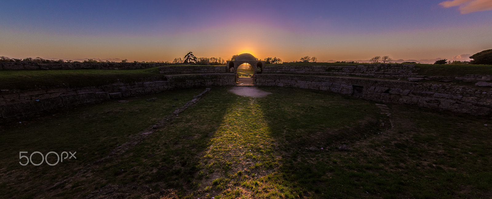 Canon EOS 1200D (EOS Rebel T5 / EOS Kiss X70 / EOS Hi) sample photo. Sunset over paestum photography