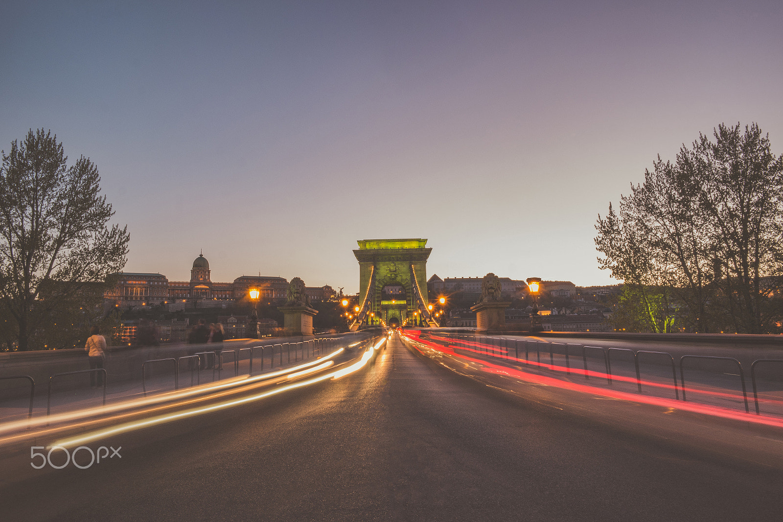 Samsung NX 16mm F2.4 Pancake sample photo. Early evening rush photography