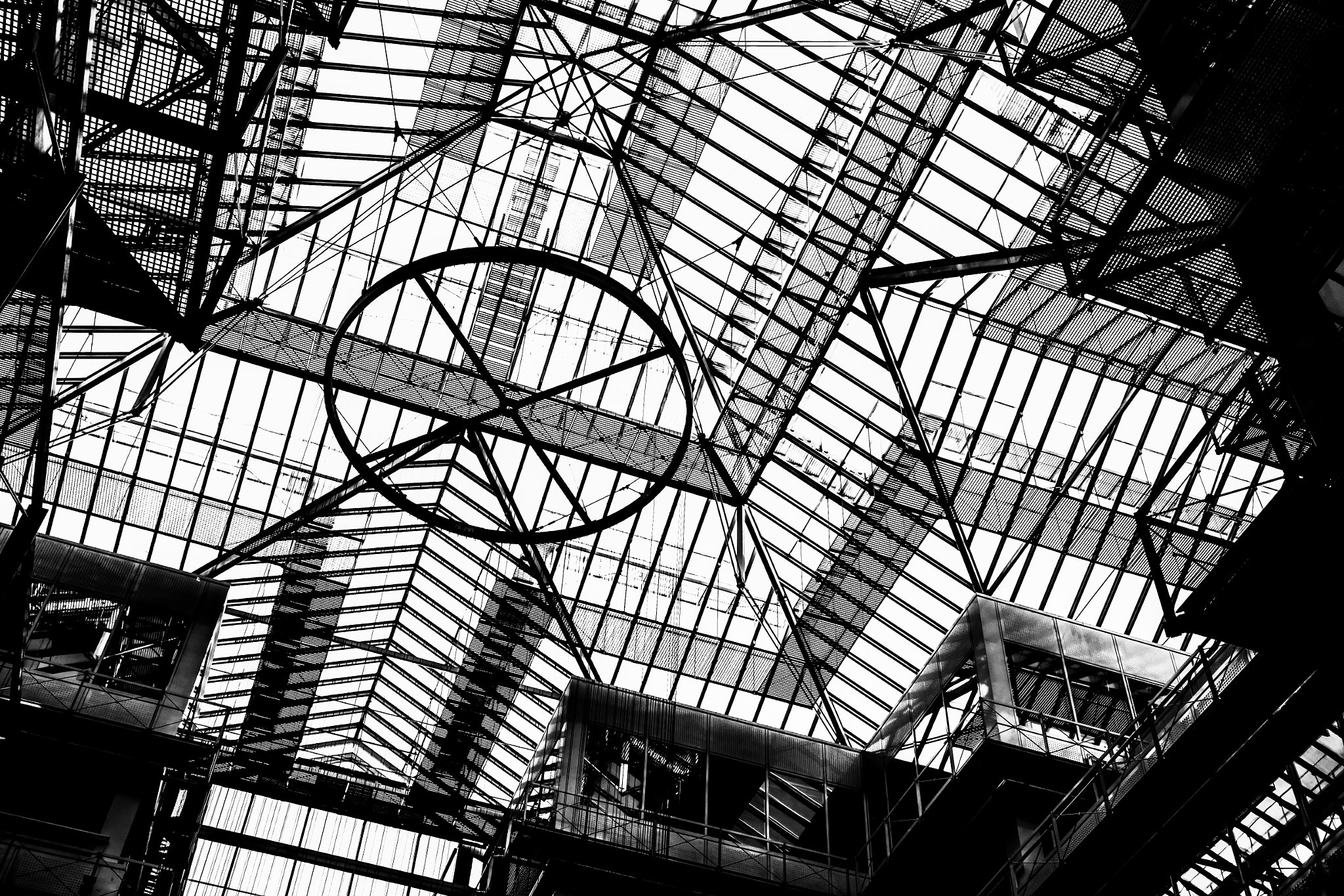 Fujifilm X-E2 + Fujifilm XF 18-55mm F2.8-4 R LM OIS sample photo. Roof photography