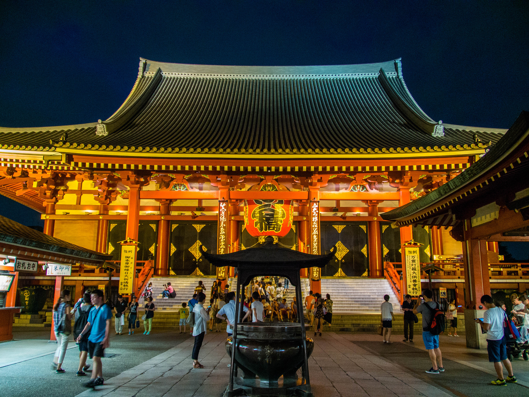 Olympus OM-D E-M10 sample photo. Senso-ji temple photography