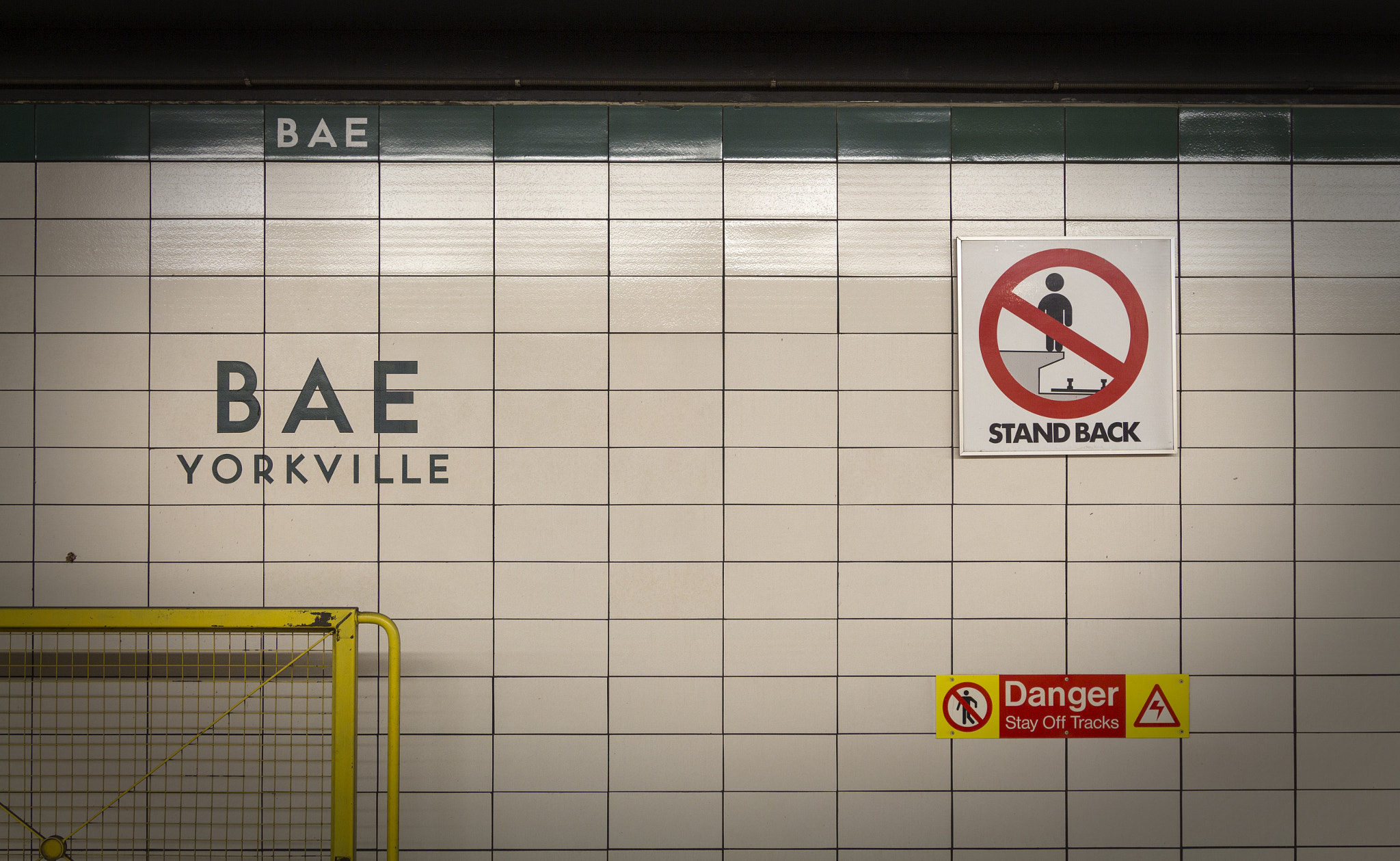 Canon EOS 700D (EOS Rebel T5i / EOS Kiss X7i) sample photo. Bae yorkville station 2 photography