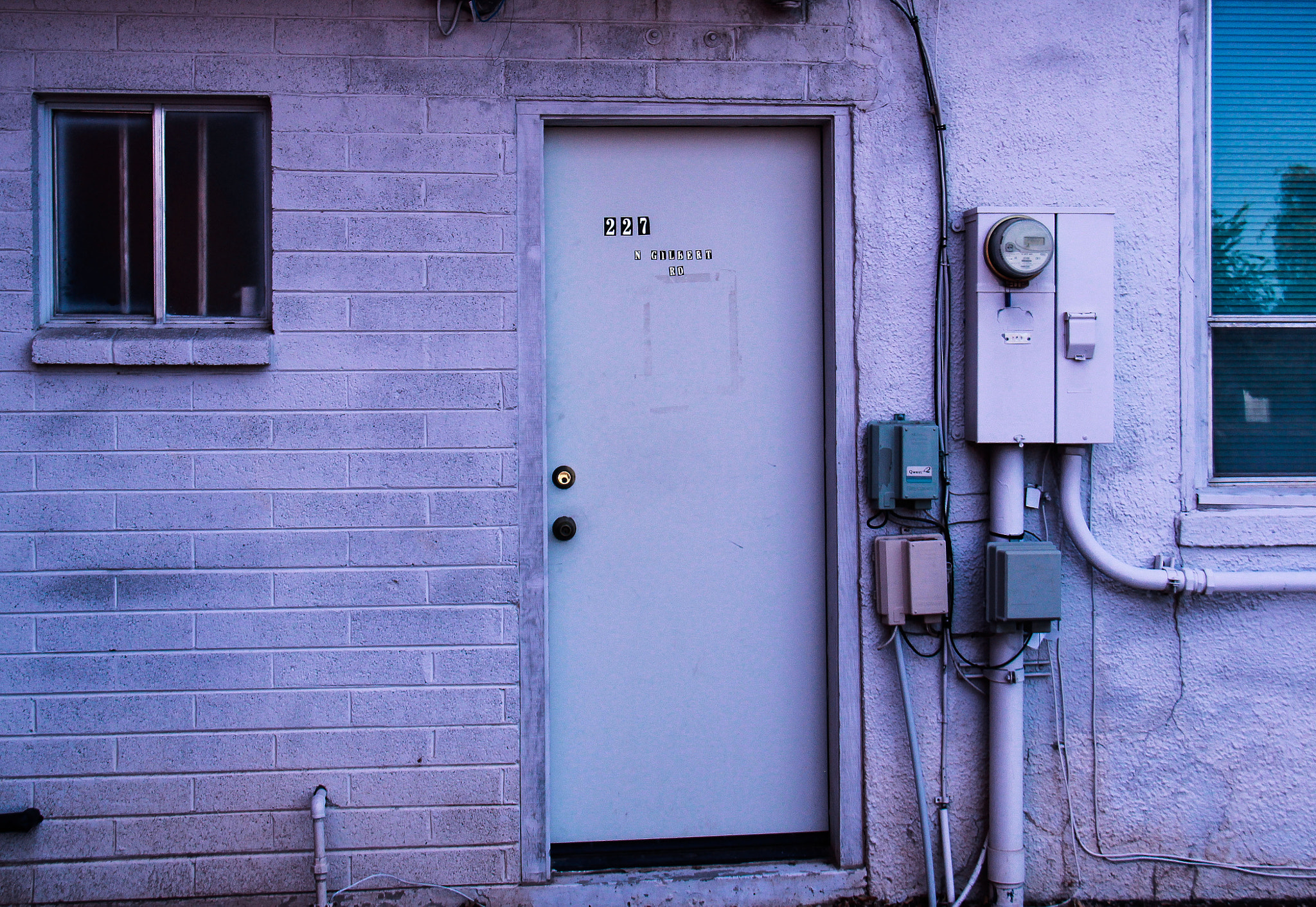 Canon EF-S 18-200mm F3.5-5.6 IS sample photo. Door photography