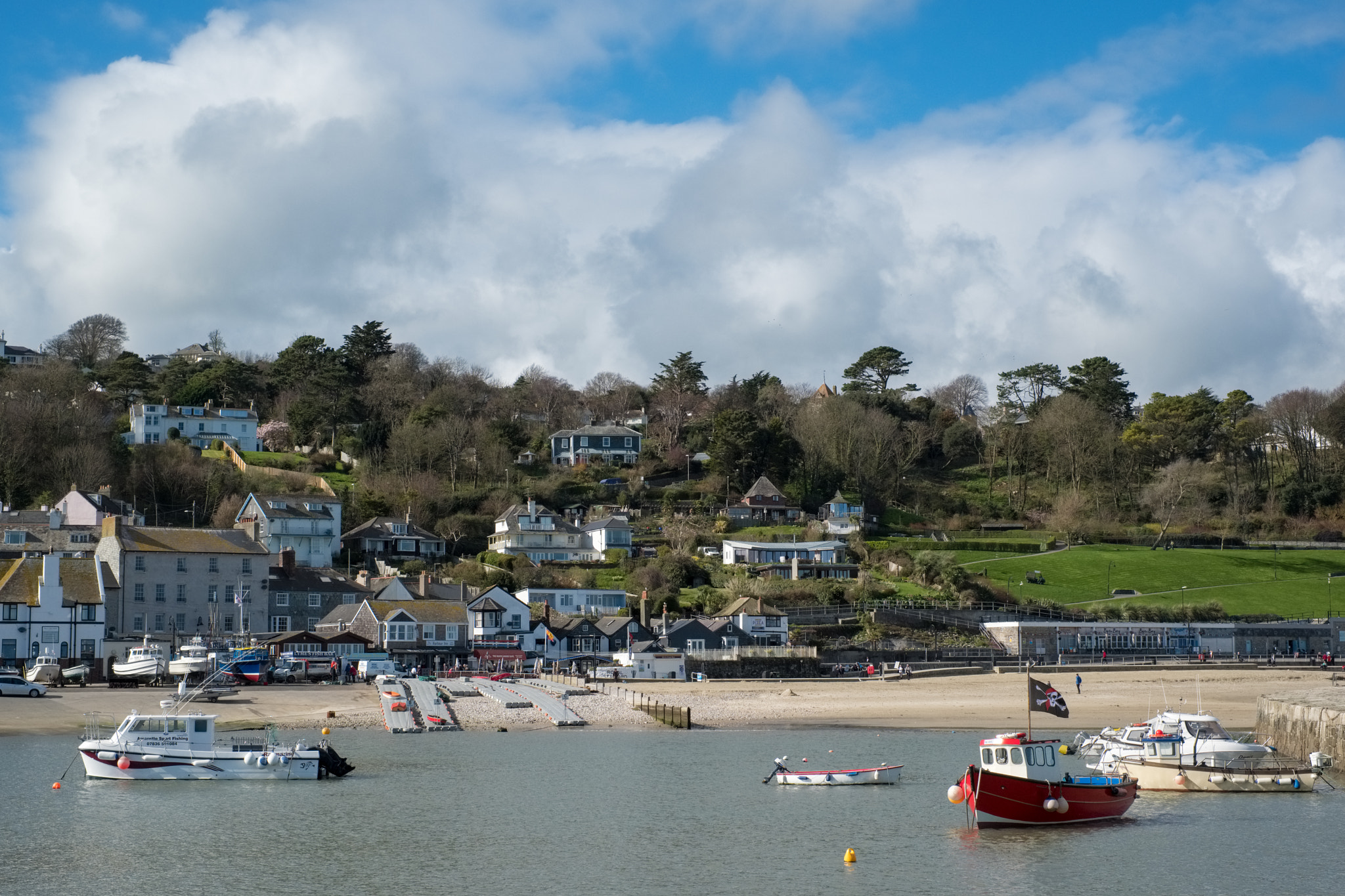 Fujifilm X-T2 + Fujifilm XF 35mm F1.4 R sample photo. Boats in the harbour at lyme regis photography