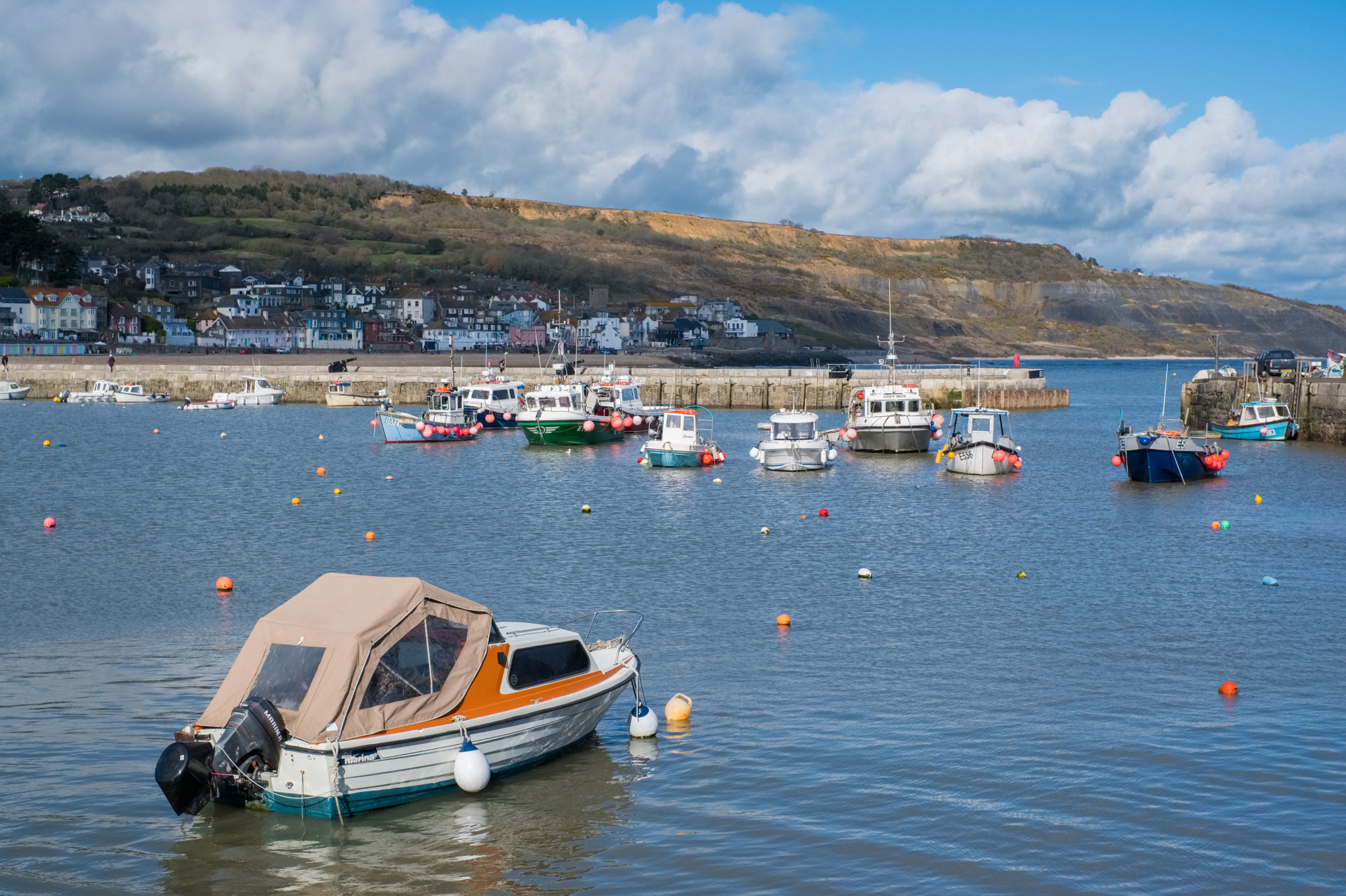 Fujifilm X-T2 + Fujifilm XF 35mm F1.4 R sample photo. Boats in the harbour at lyme regis photography
