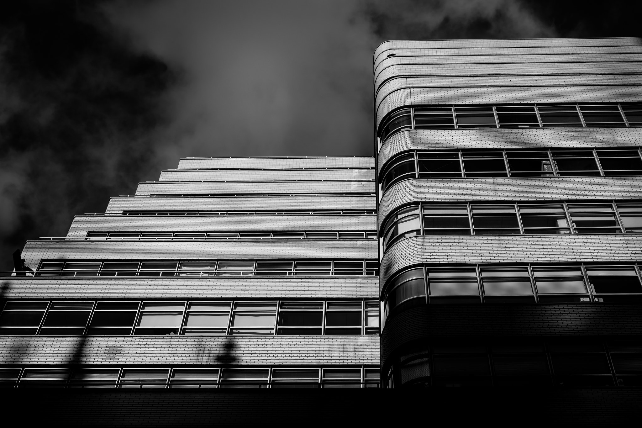 Fujifilm XF 18-55mm F2.8-4 R LM OIS sample photo. Midtown manhattan building photography