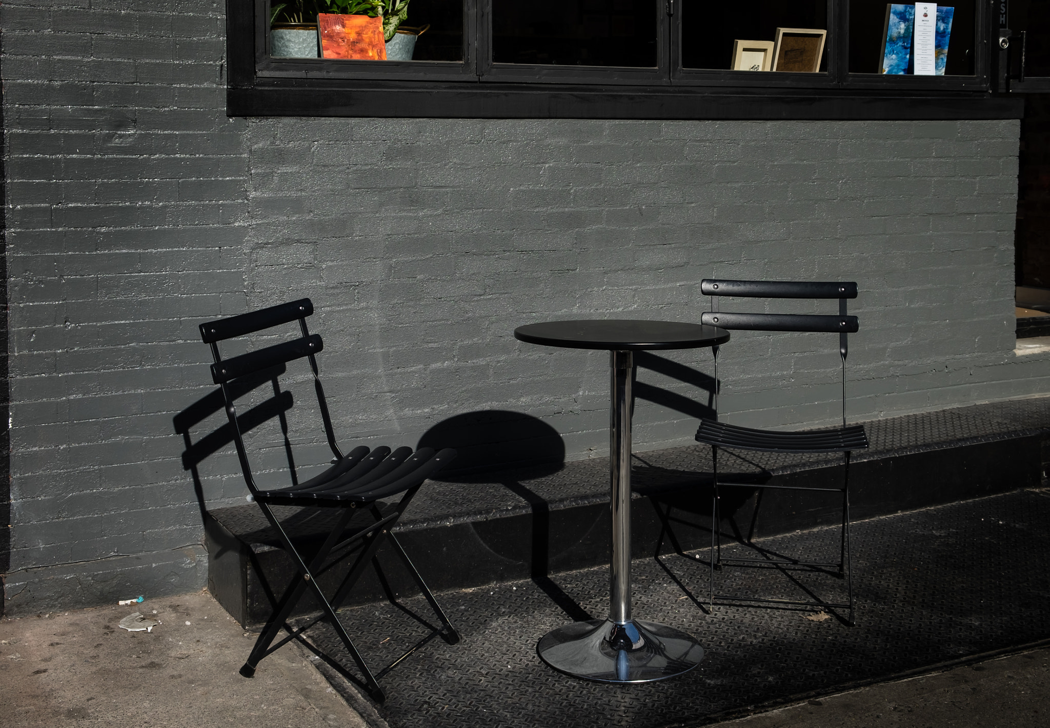 Fujifilm X-T1 sample photo. Three chairs and a table photography