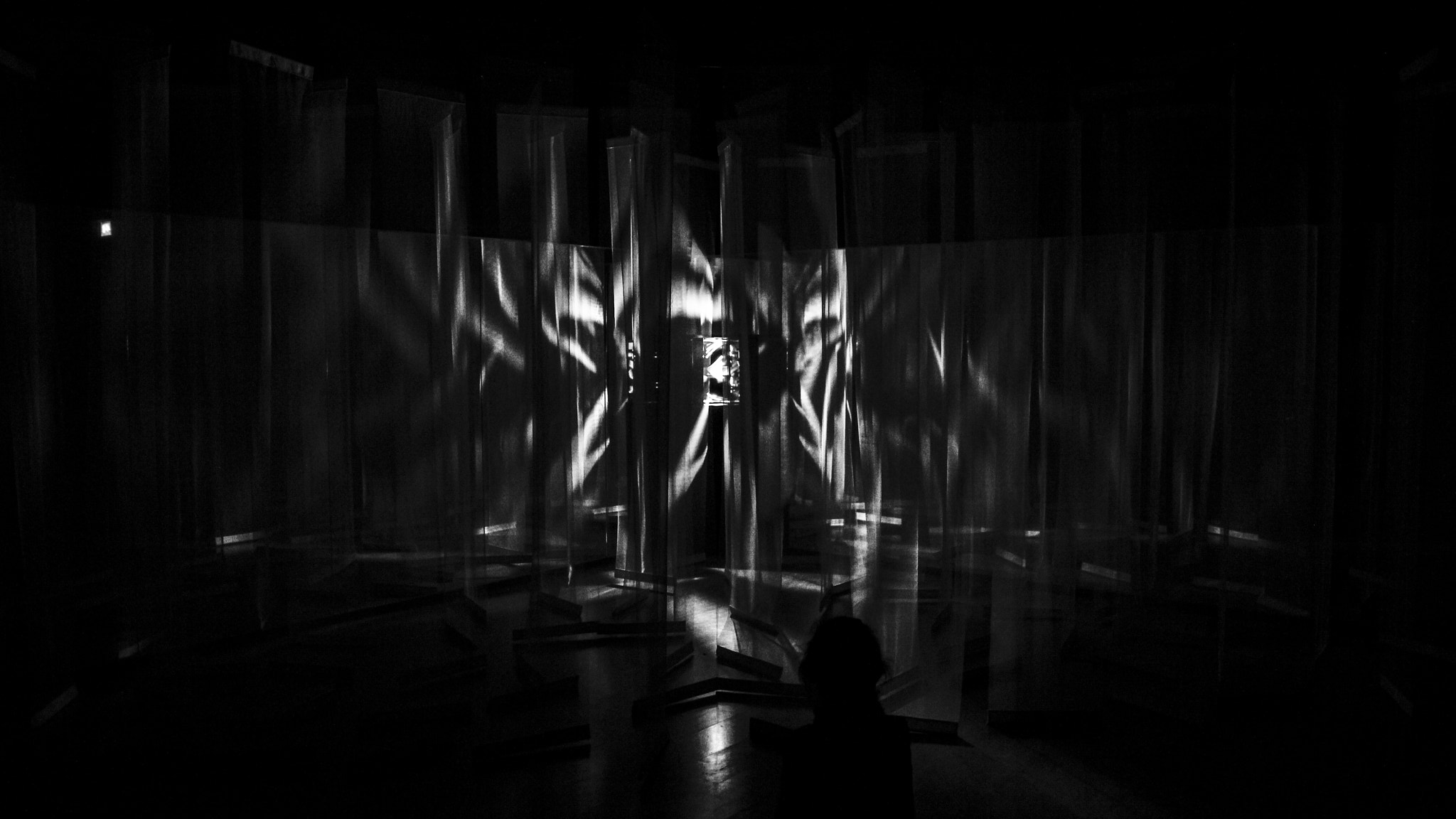 Tamron SP AF 17-50mm F2.8 XR Di II LD Aspherical (IF) sample photo. Le parc lumiere photography