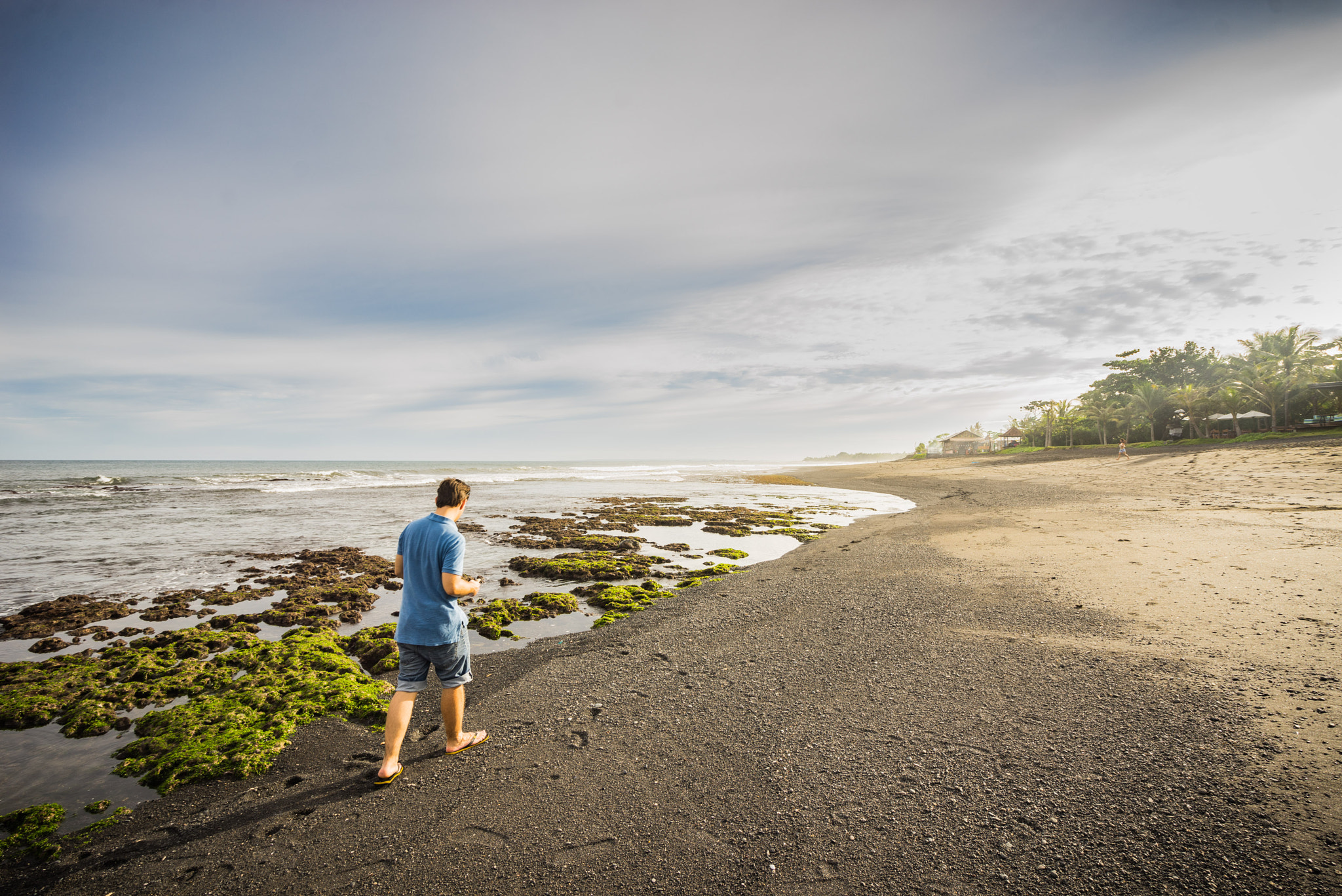 Sony a7R + Sony Vario-Tessar T* FE 16-35mm F4 ZA OSS sample photo. Black beach outside of komune beach club photography
