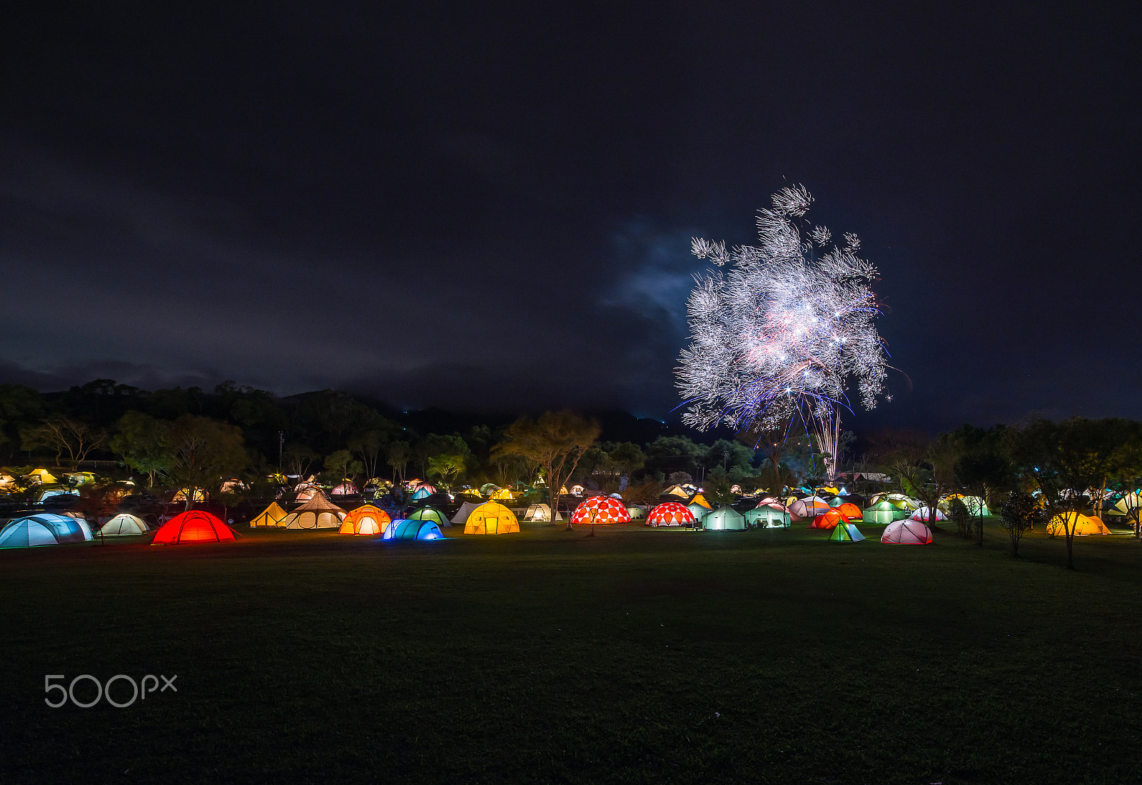 Samyang 14mm F2.8 ED AS IF UMC sample photo. Tents party photography