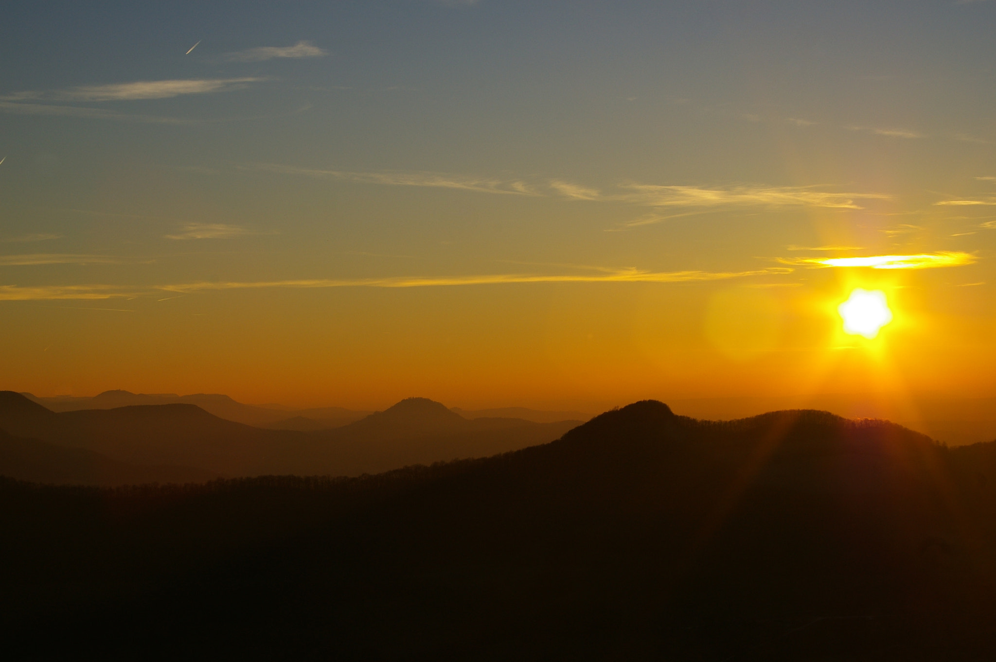 Pentax smc DA 50-200mm F4-5.6 ED sample photo. Breathtaking sunset - castle hohenneuffen photography