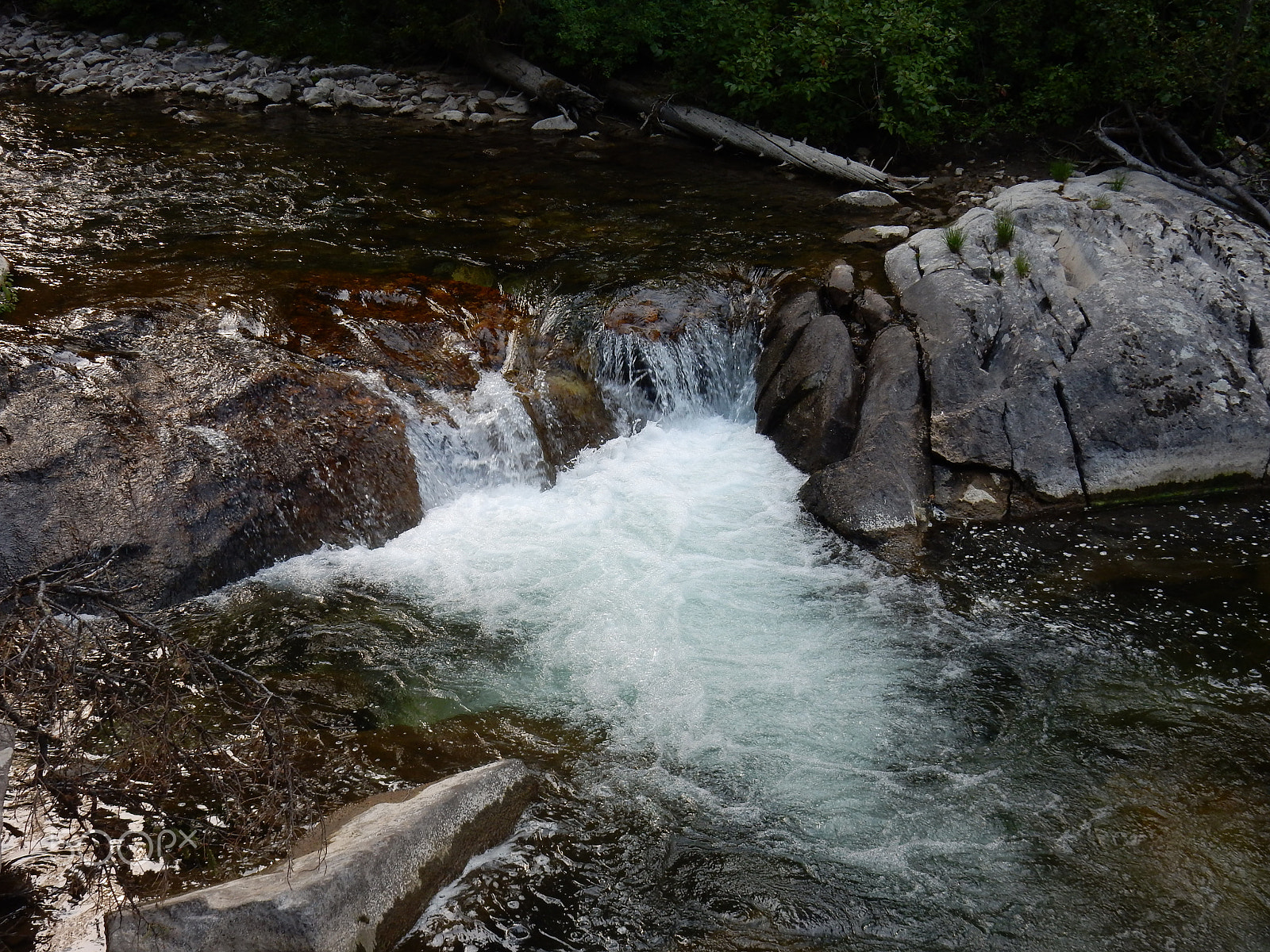 Nikon Coolpix S9700 sample photo. Mountain stream photography