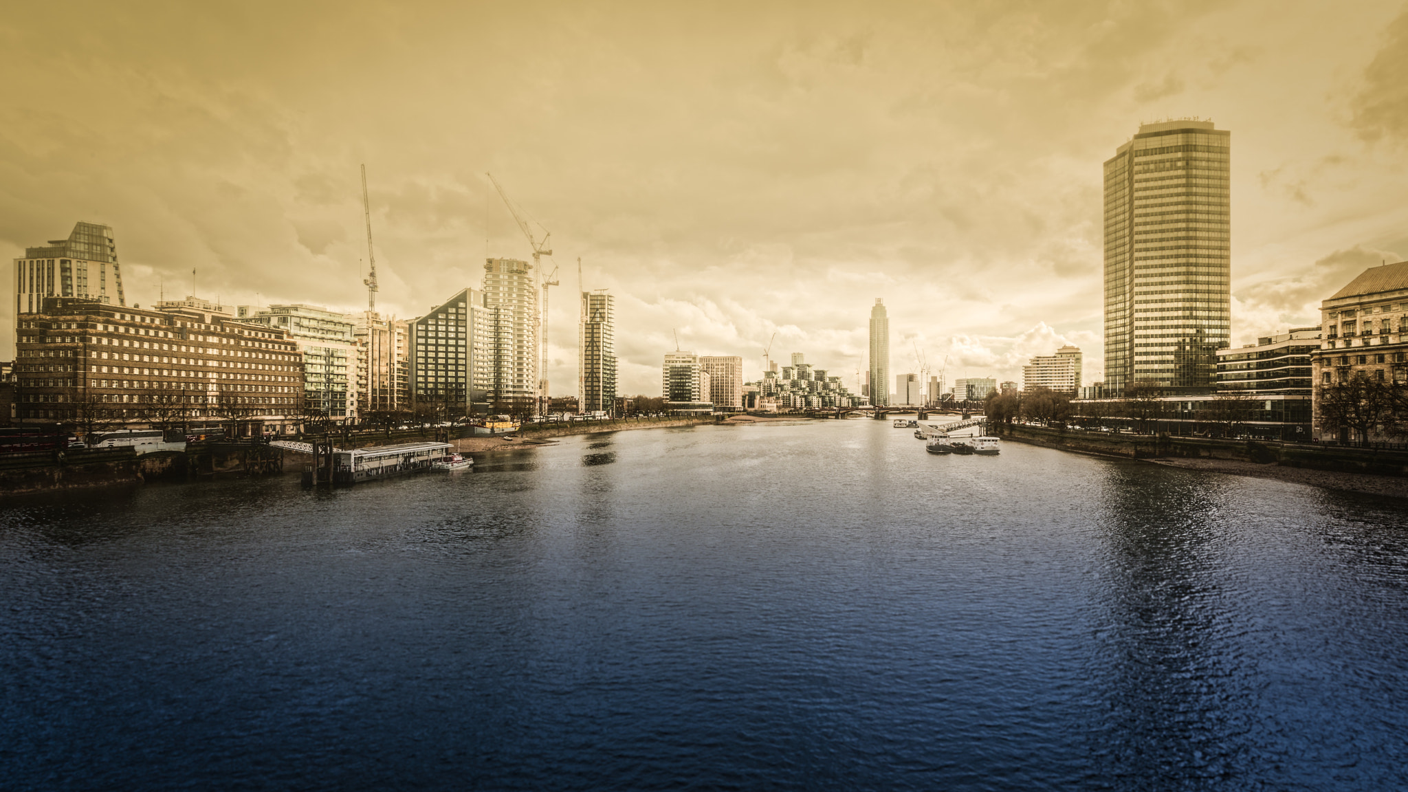 Sony a7R II + Sony Vario-Tessar T* FE 16-35mm F4 ZA OSS sample photo. The view of the thames from lambeth bridge looking towards vauxhall bridge, london photography