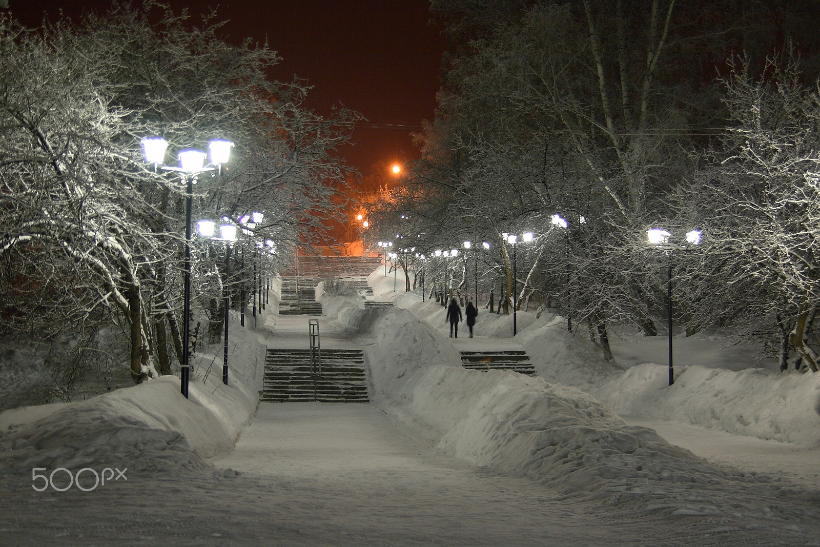 Tamron SP AF 17-50mm F2.8 XR Di II LD Aspherical (IF) sample photo. Stairs in the alley, covered with snow. photography