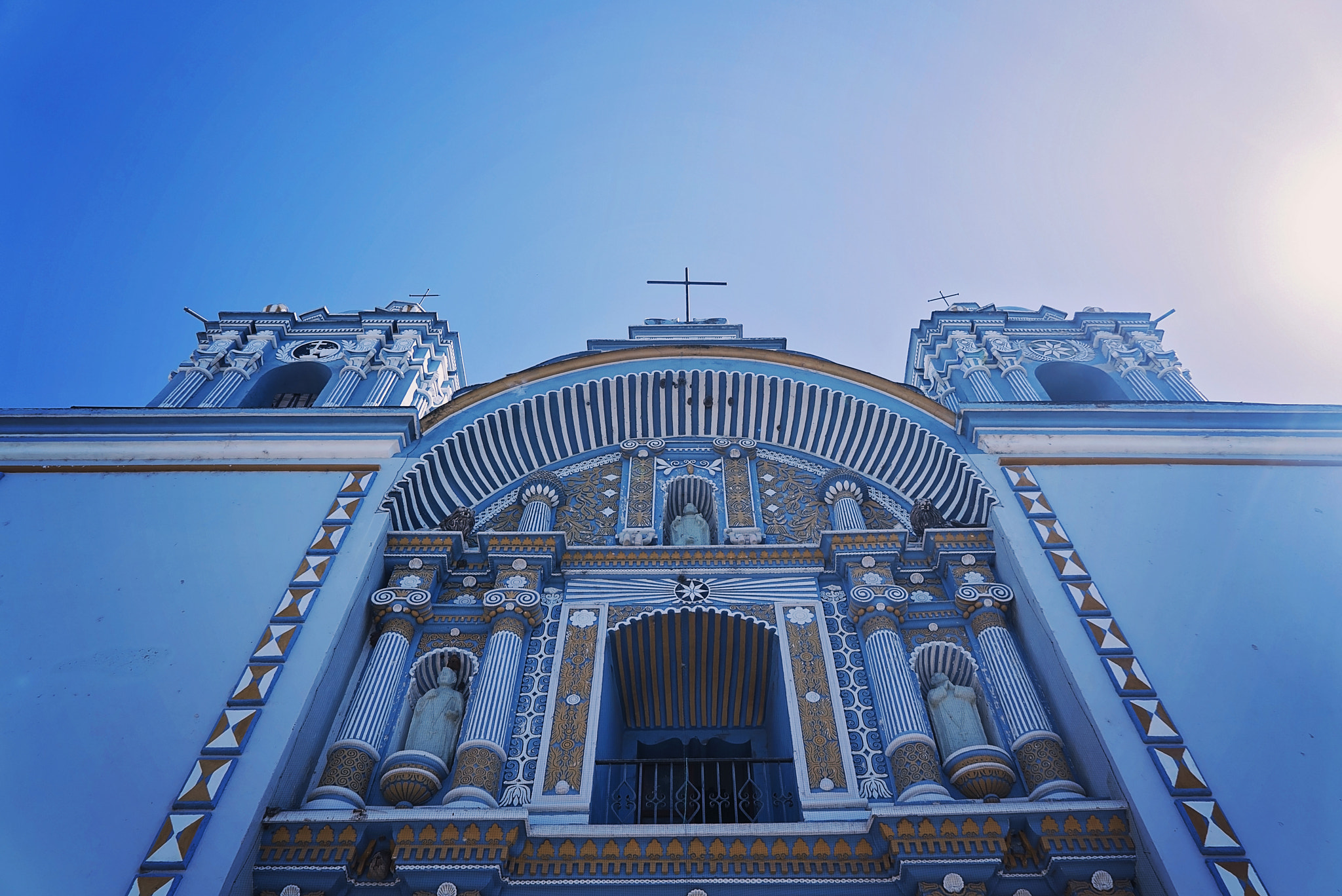 Sony a7S + Sony Vario Tessar T* FE 24-70mm F4 ZA OSS sample photo. Light blue photography