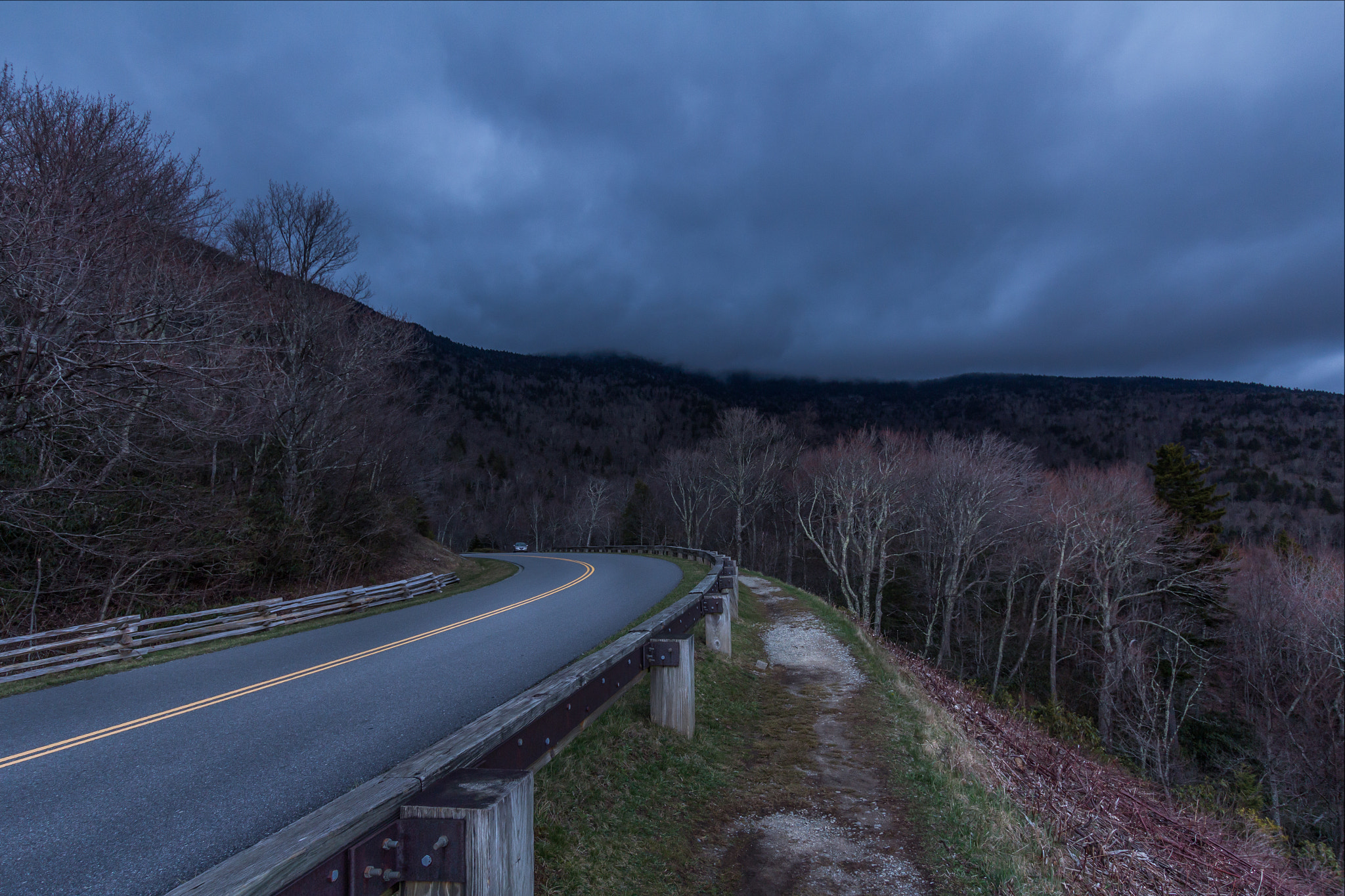 Sigma 10-20mm F3.5 EX DC HSM sample photo. From the parkway photography