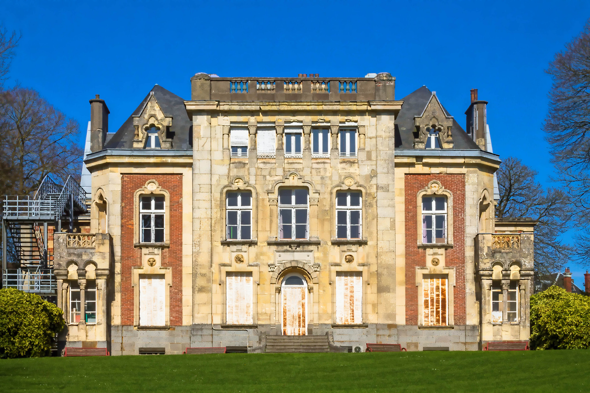 Canon EF-S 18-55mm F3.5-5.6 IS sample photo. Rue du college flers photography