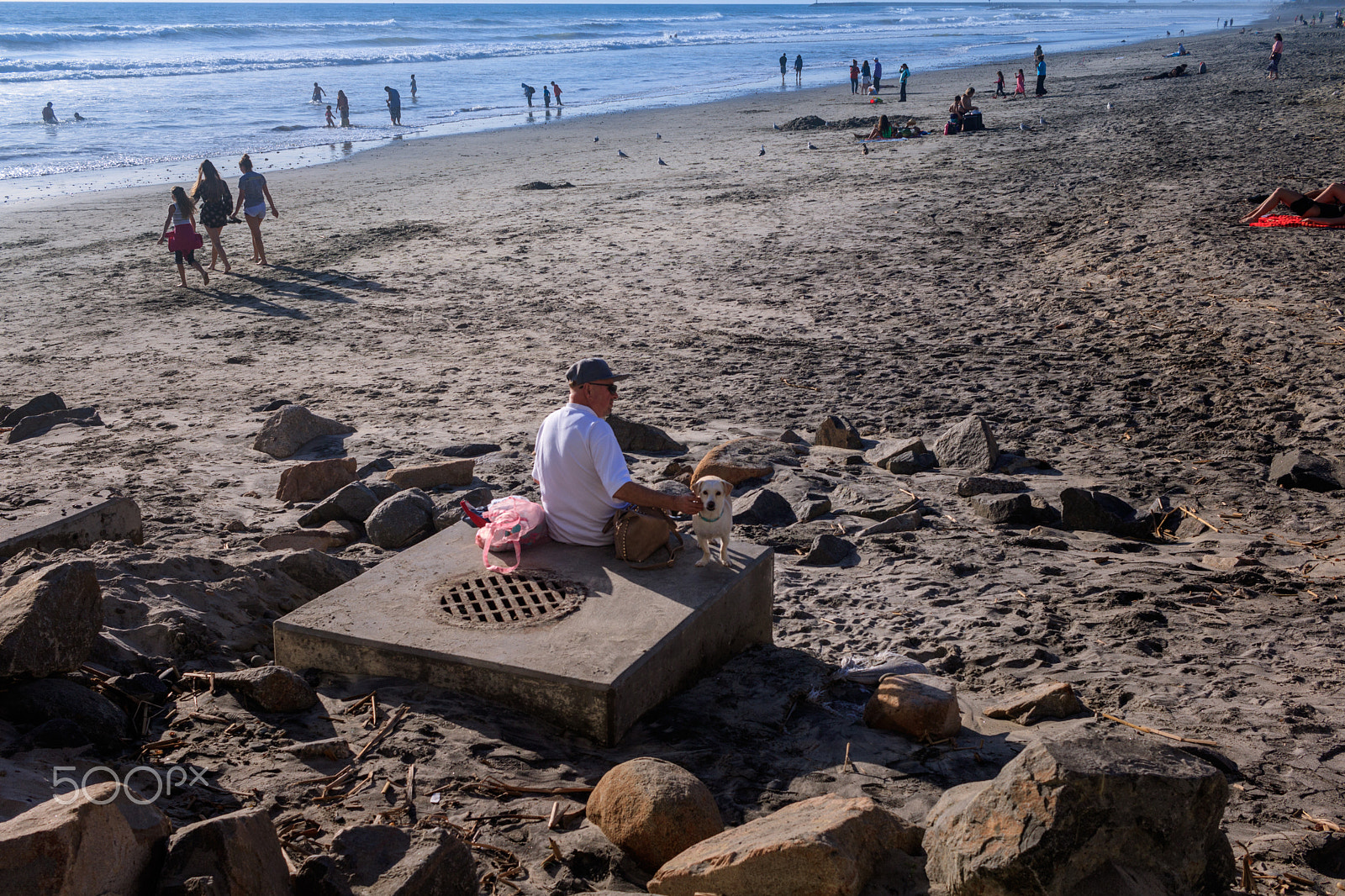 Canon EOS 760D (EOS Rebel T6s / EOS 8000D) sample photo. Stare down, from oceanside pier photography