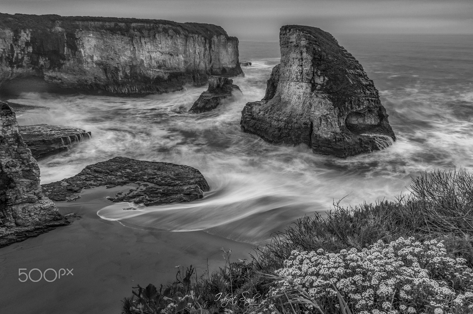 Pentax smc DA* 16-50mm F2.8 ED AL (IF) SDM sample photo. Shark fin cove in b&w photography