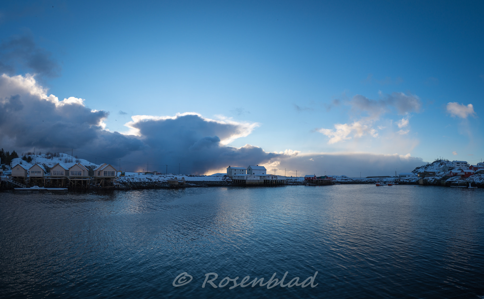 Nikon AF-S Nikkor 17-35mm F2.8D ED-IF sample photo. Snow showers at sea photography