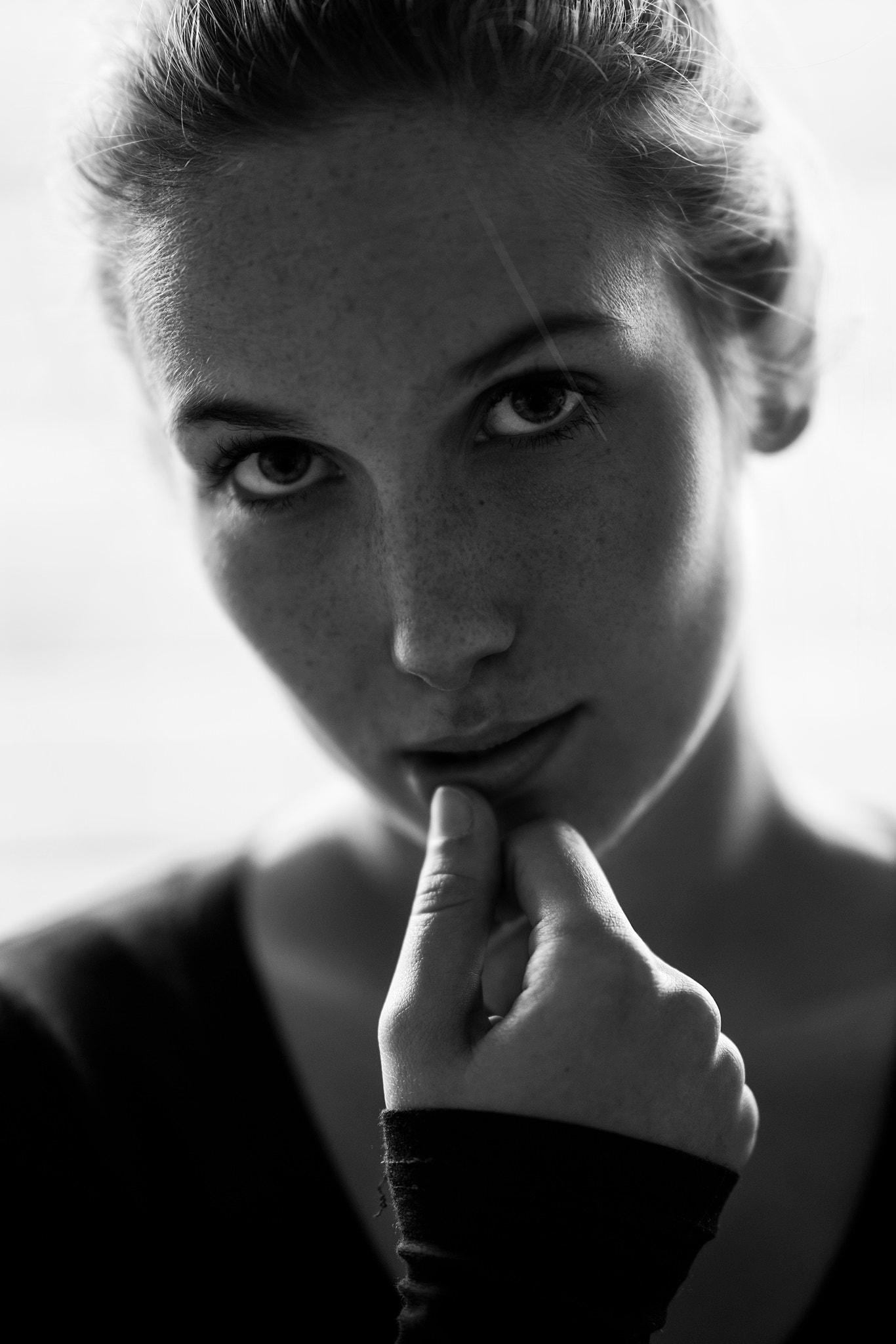 Sony FE 85mm F1.4 GM sample photo. Into the light photography