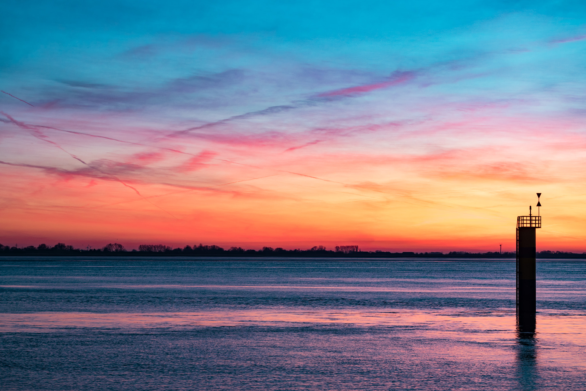 Olympus OM-D E-M5 II + Olympus M.Zuiko Digital ED 12-40mm F2.8 Pro sample photo. Seaside at bremerhaven photography