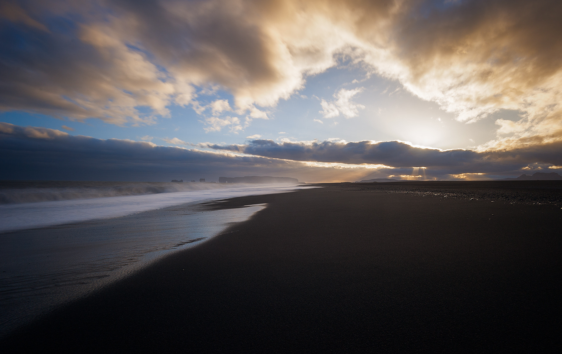 Nikon AF-S Nikkor 16-35mm F4G ED VR sample photo. Black sand  photography