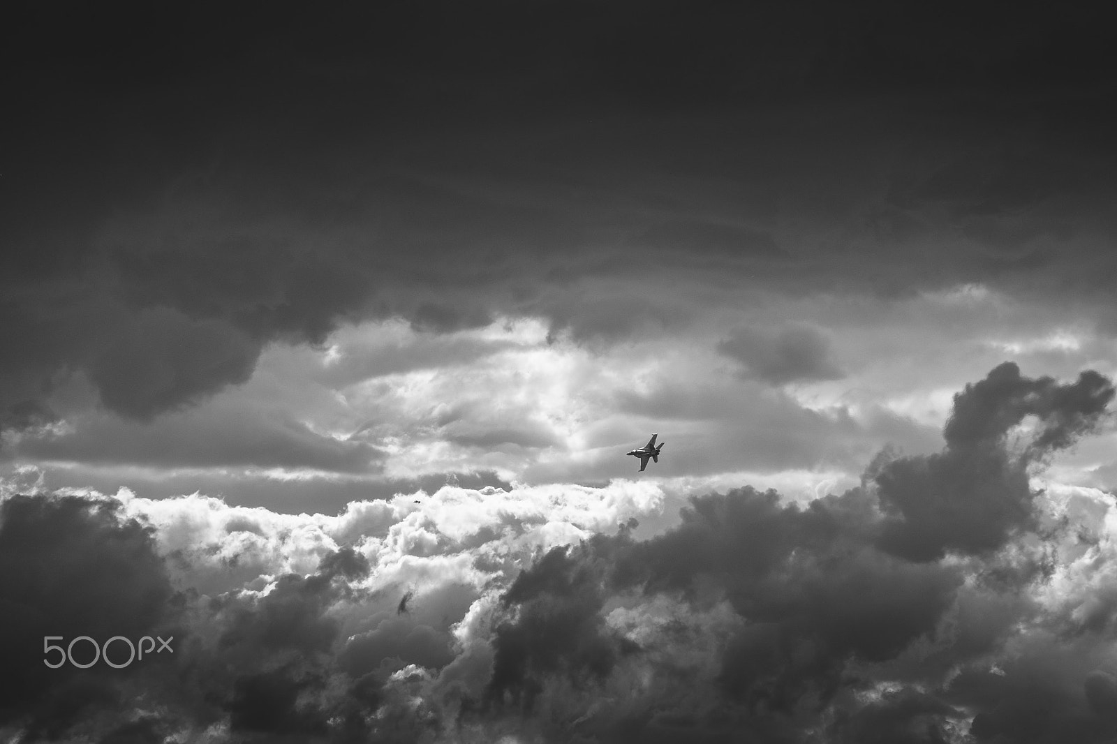 Fujifilm X-T2 + Fujifilm XF 18-135mm F3.5-5.6 R LM OIS WR sample photo. Jet cloud photography