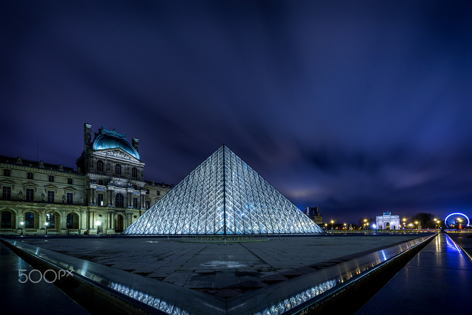 Sony a7R + Sony Vario-Tessar T* FE 16-35mm F4 ZA OSS sample photo. Enlightened louvre photography