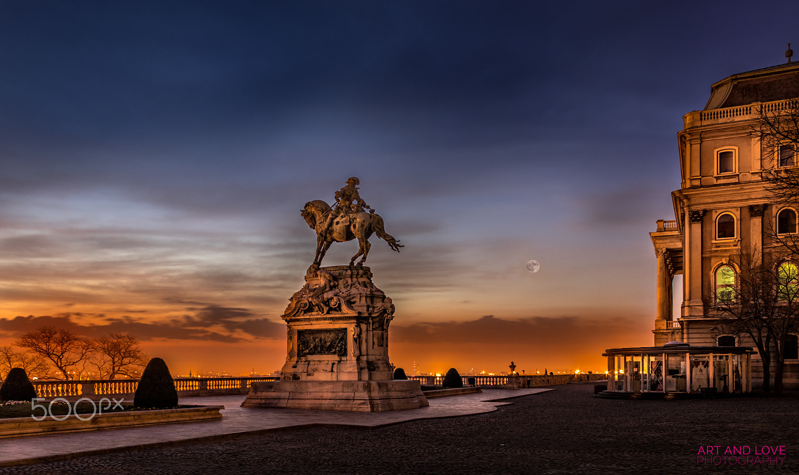 Canon EF-S 18-55mm F3.5-5.6 III sample photo. Statue of sunrise photography